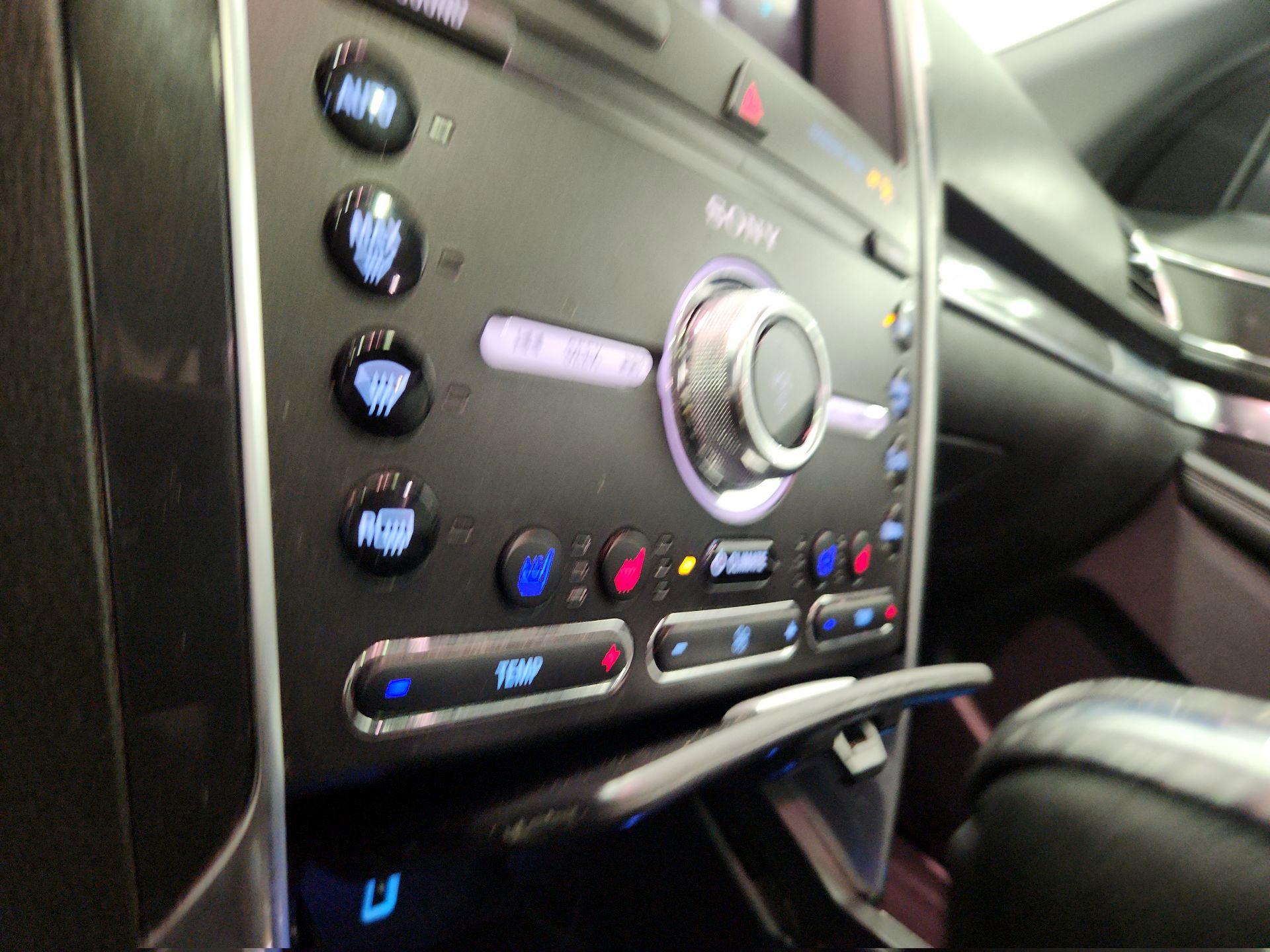 Thumbnail: 2019 Ford Explorer - 16