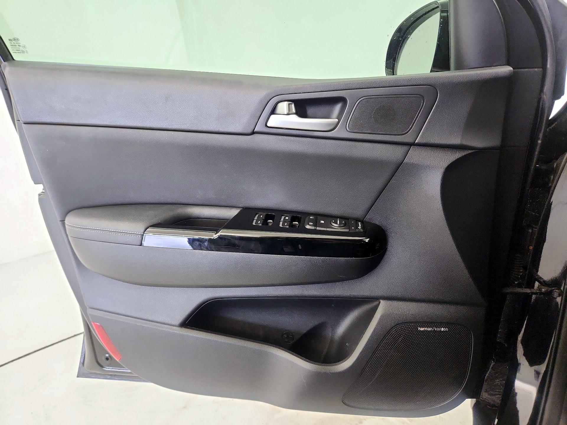 Thumbnail: 2020 Kia Sportage - 12