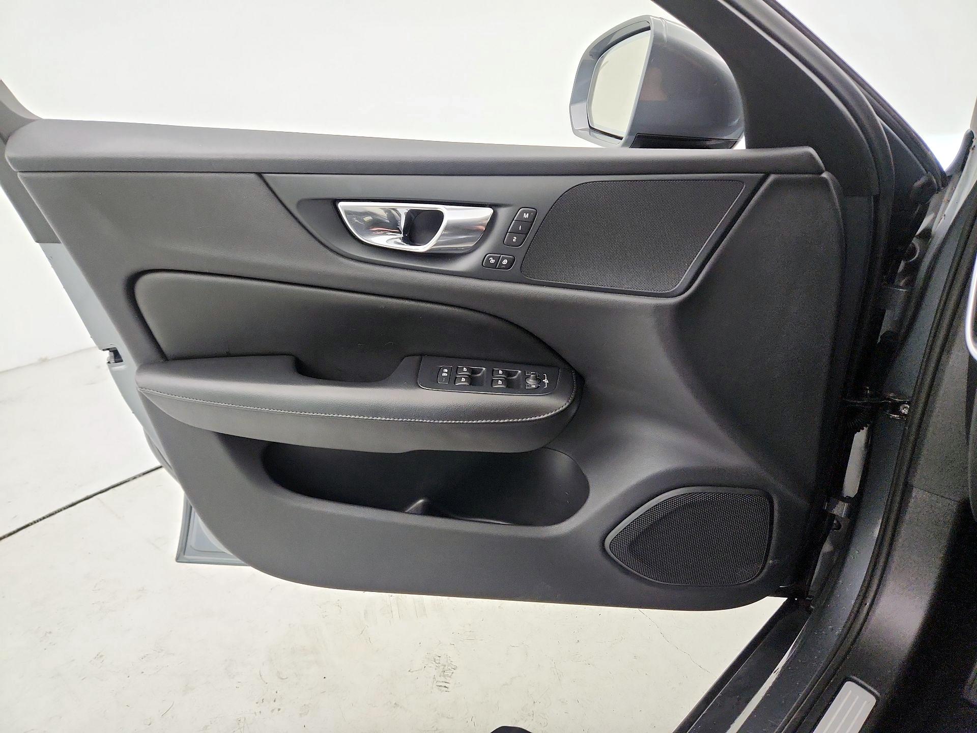 Thumbnail: 2019 Volvo S60 - 12
