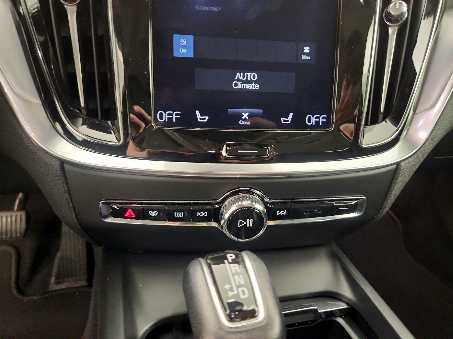 Thumbnail: 2019 Volvo S60 - 15