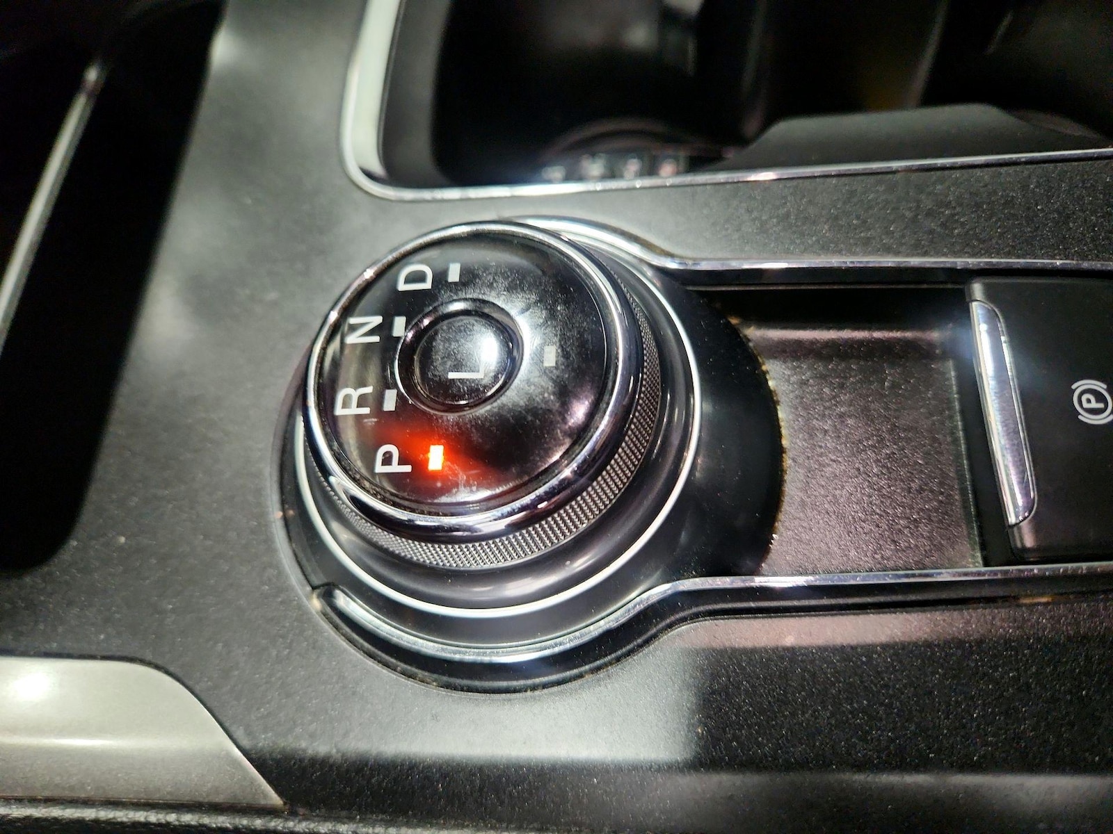 2020 Ford Fusion SE - Photo 18
