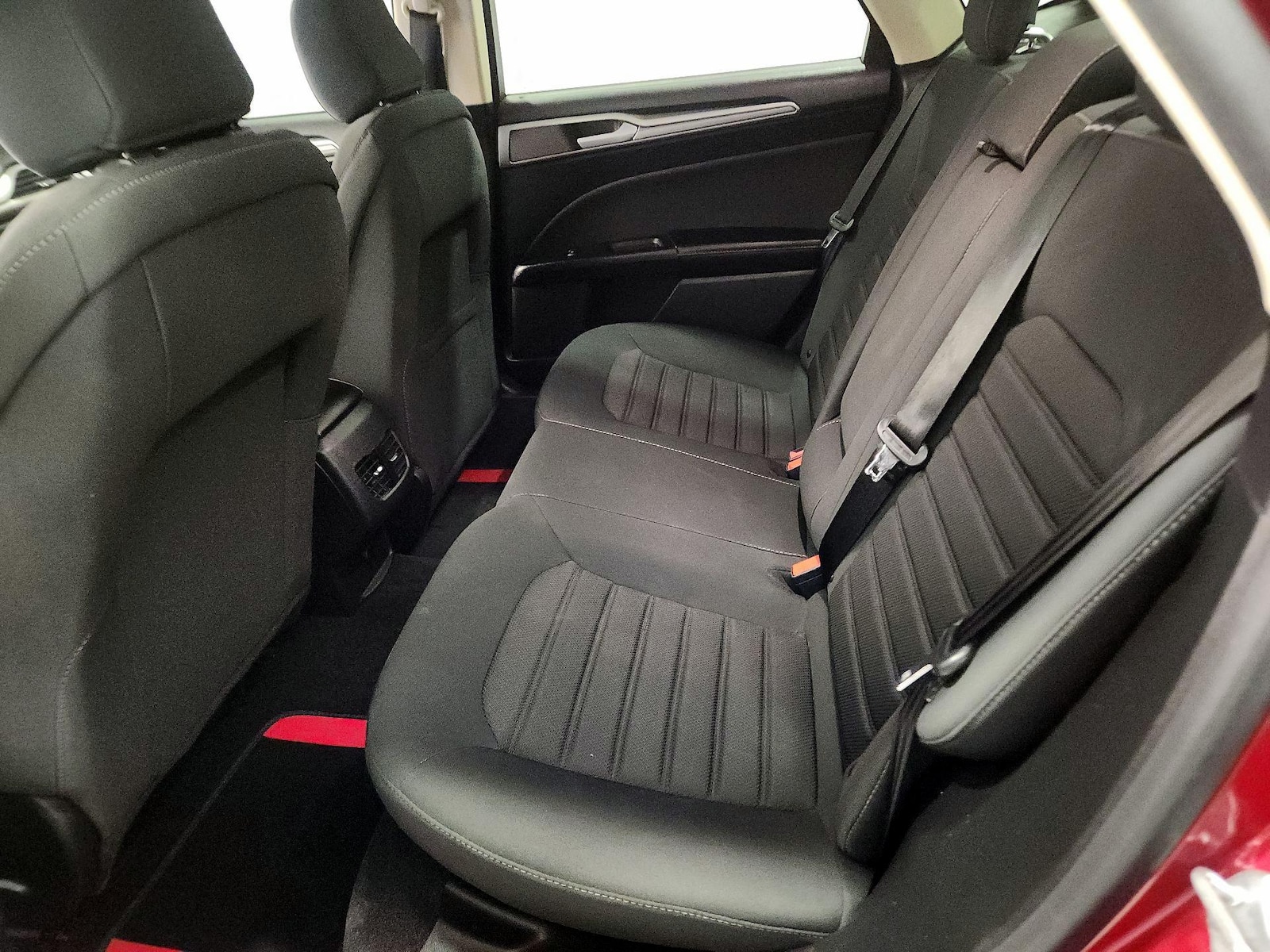 2020 Ford Fusion SE - Photo 20