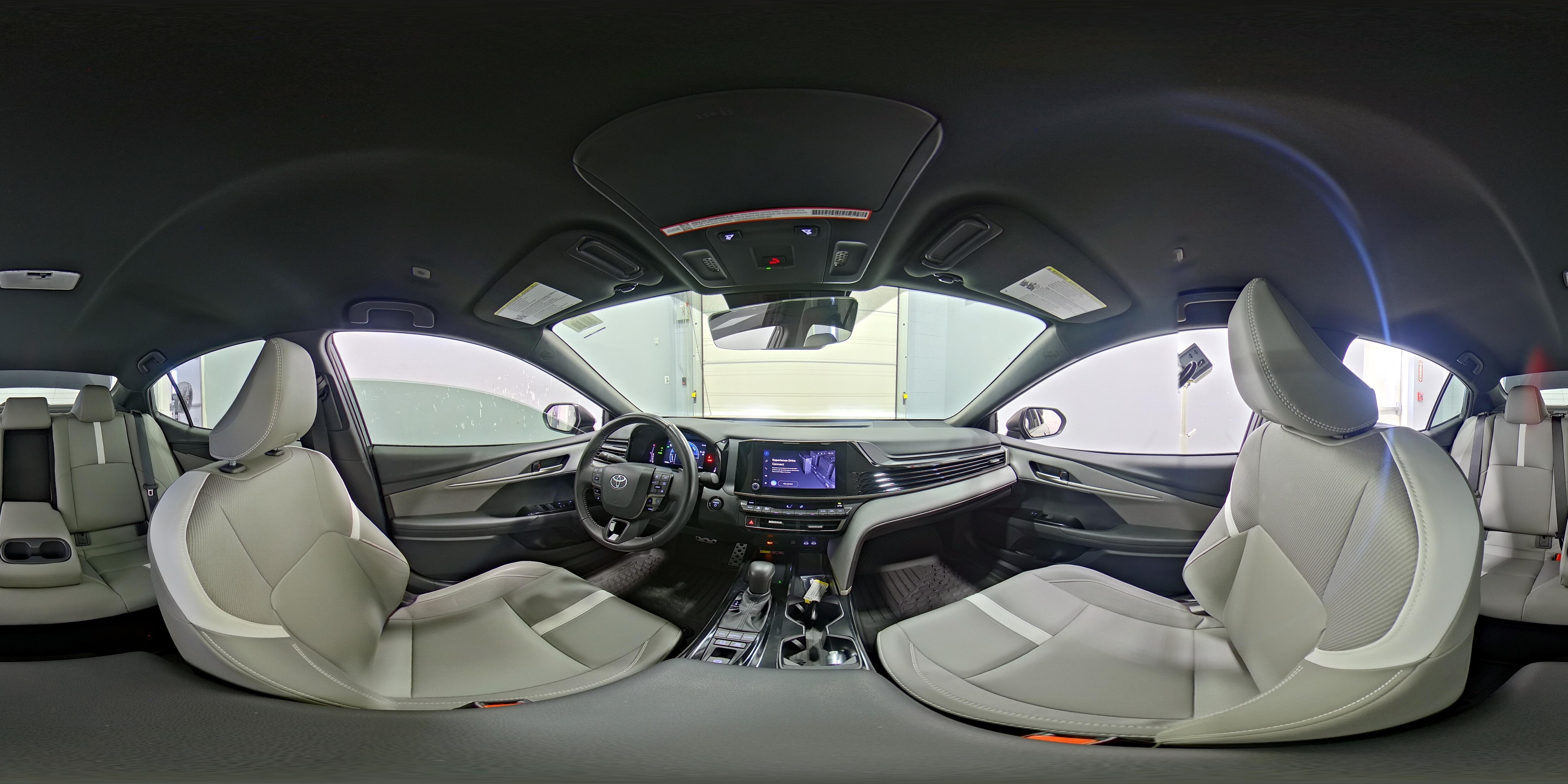 2025 Toyota Camry SE - Photo 25