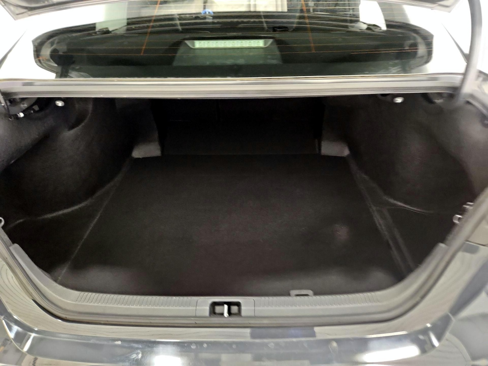 2025 Toyota Camry SE - Photo 22
