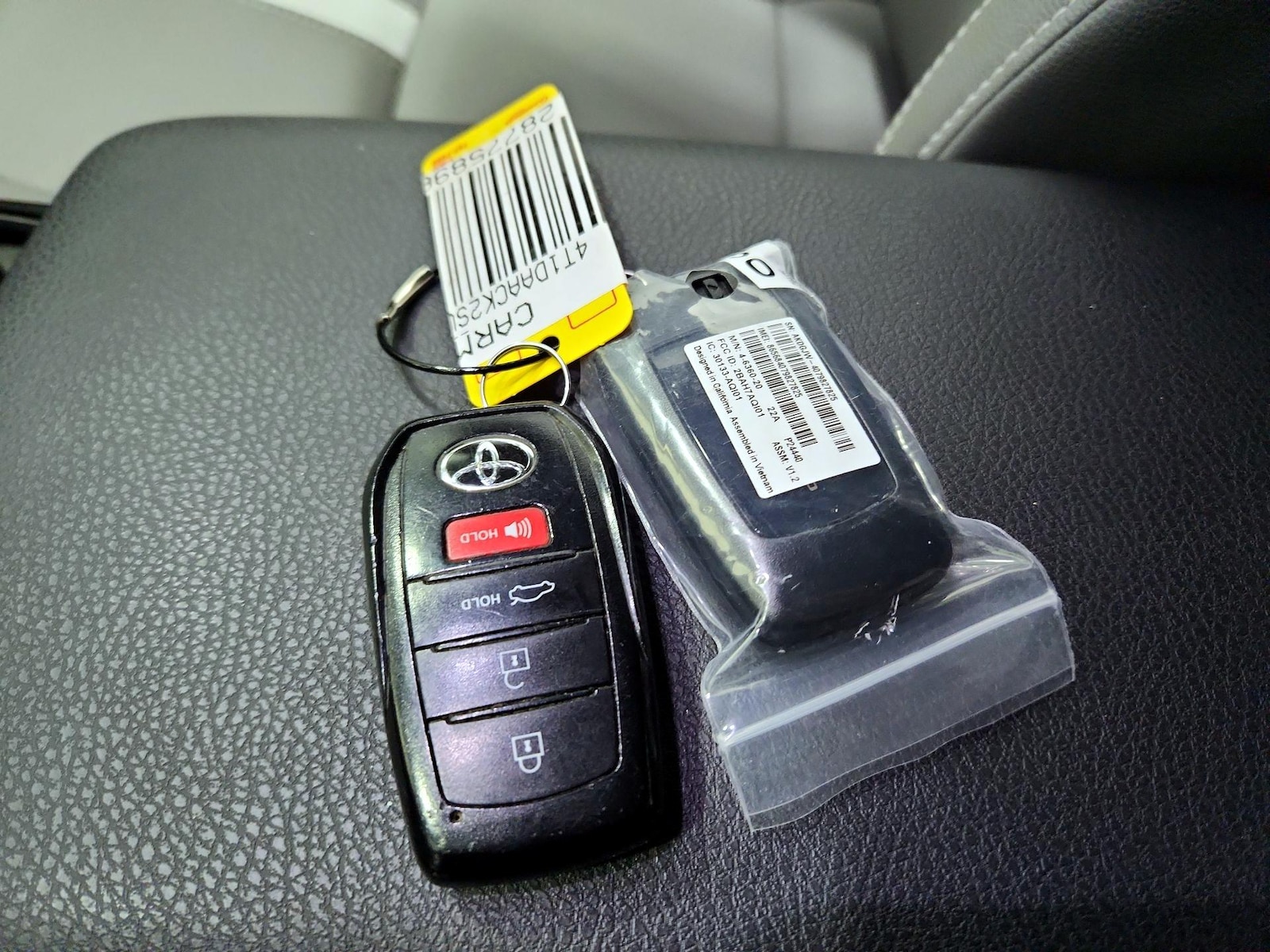 2025 Toyota Camry SE - Photo 24