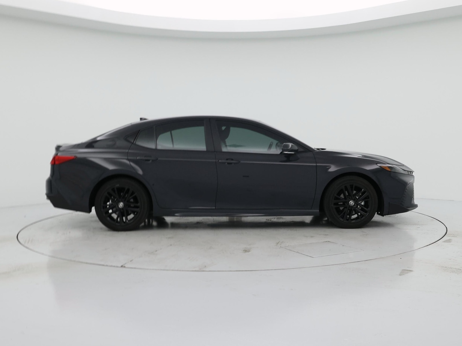 2025 Toyota Camry SE - Photo 8