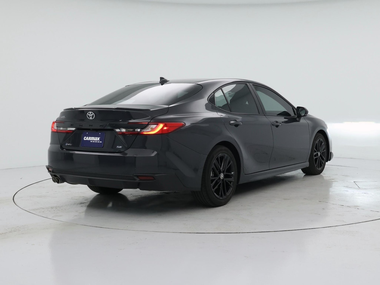 2025 Toyota Camry SE - Photo 9