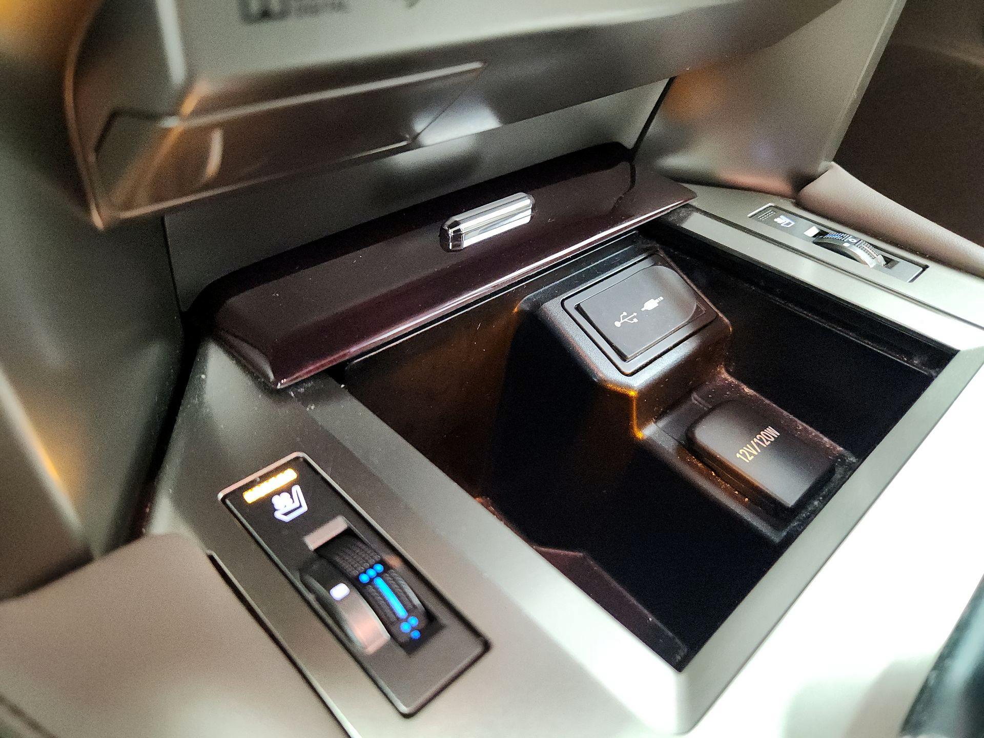 Thumbnail: 2019 Lexus GX - 19