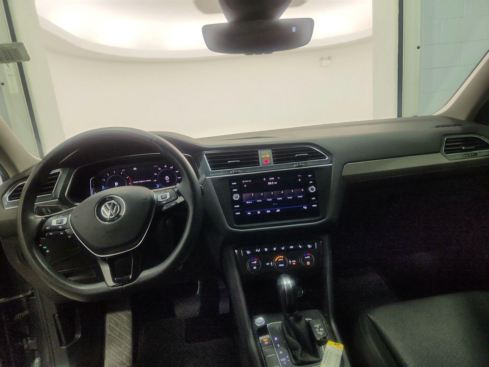 Thumbnail: 2020 Volkswagen Tiguan - 9