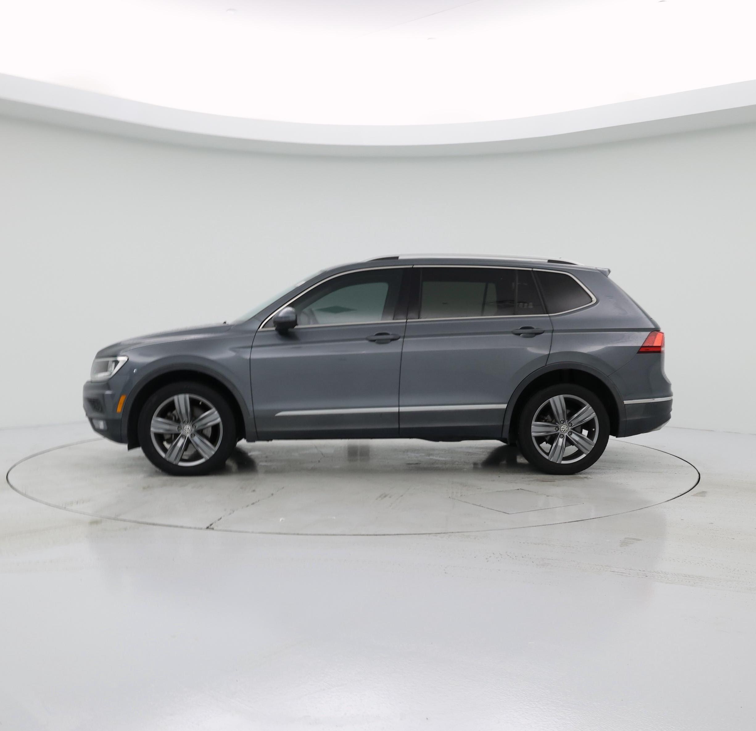 Thumbnail: 2020 Volkswagen Tiguan - 3