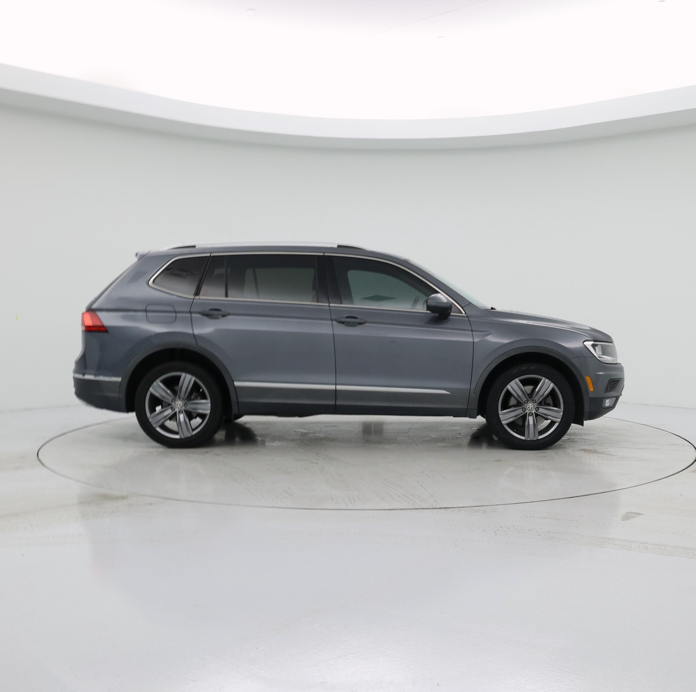 Thumbnail: 2020 Volkswagen Tiguan - 7
