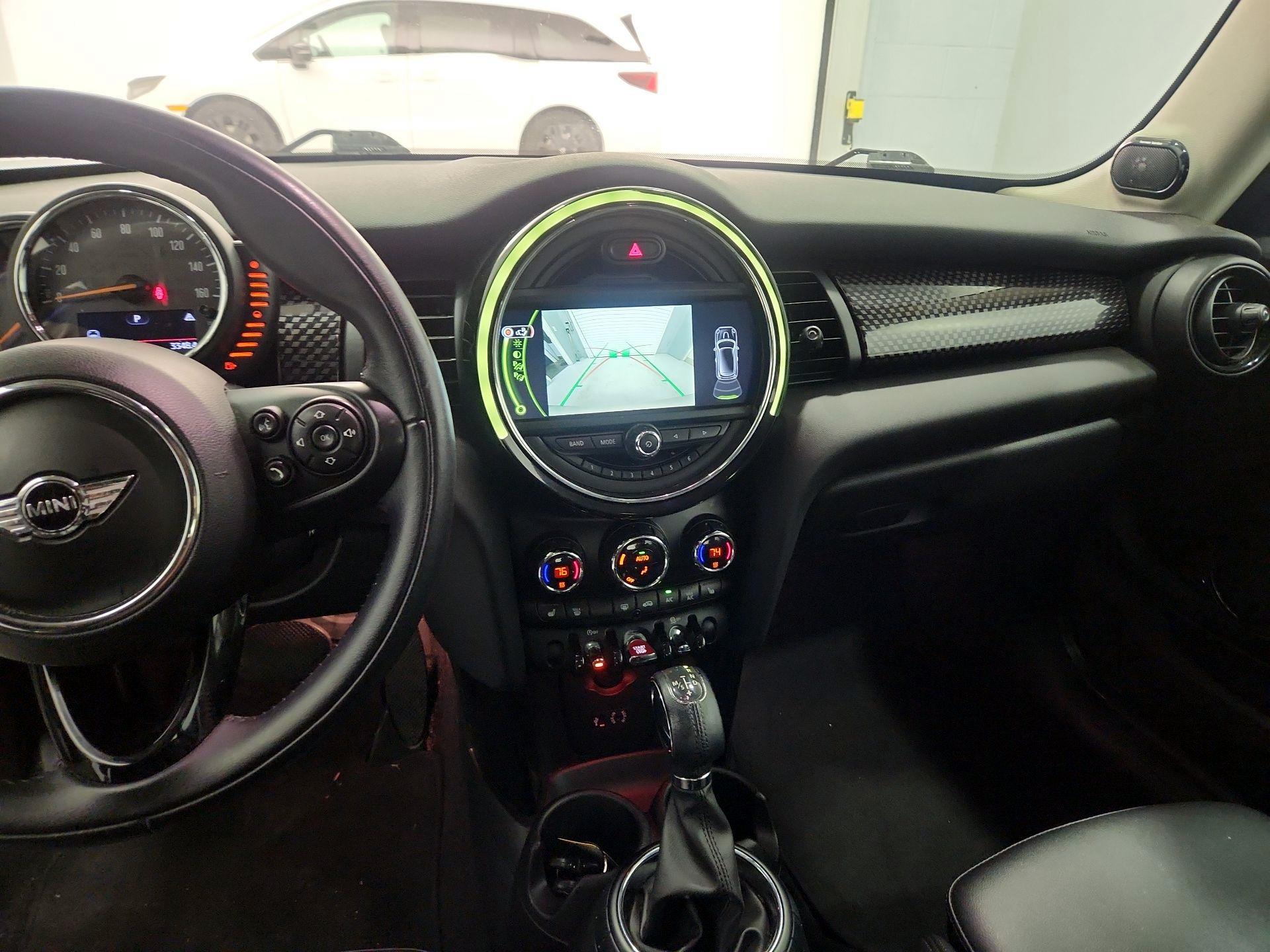 Thumbnail: 2017 MINI Cooper Hardtop - 9