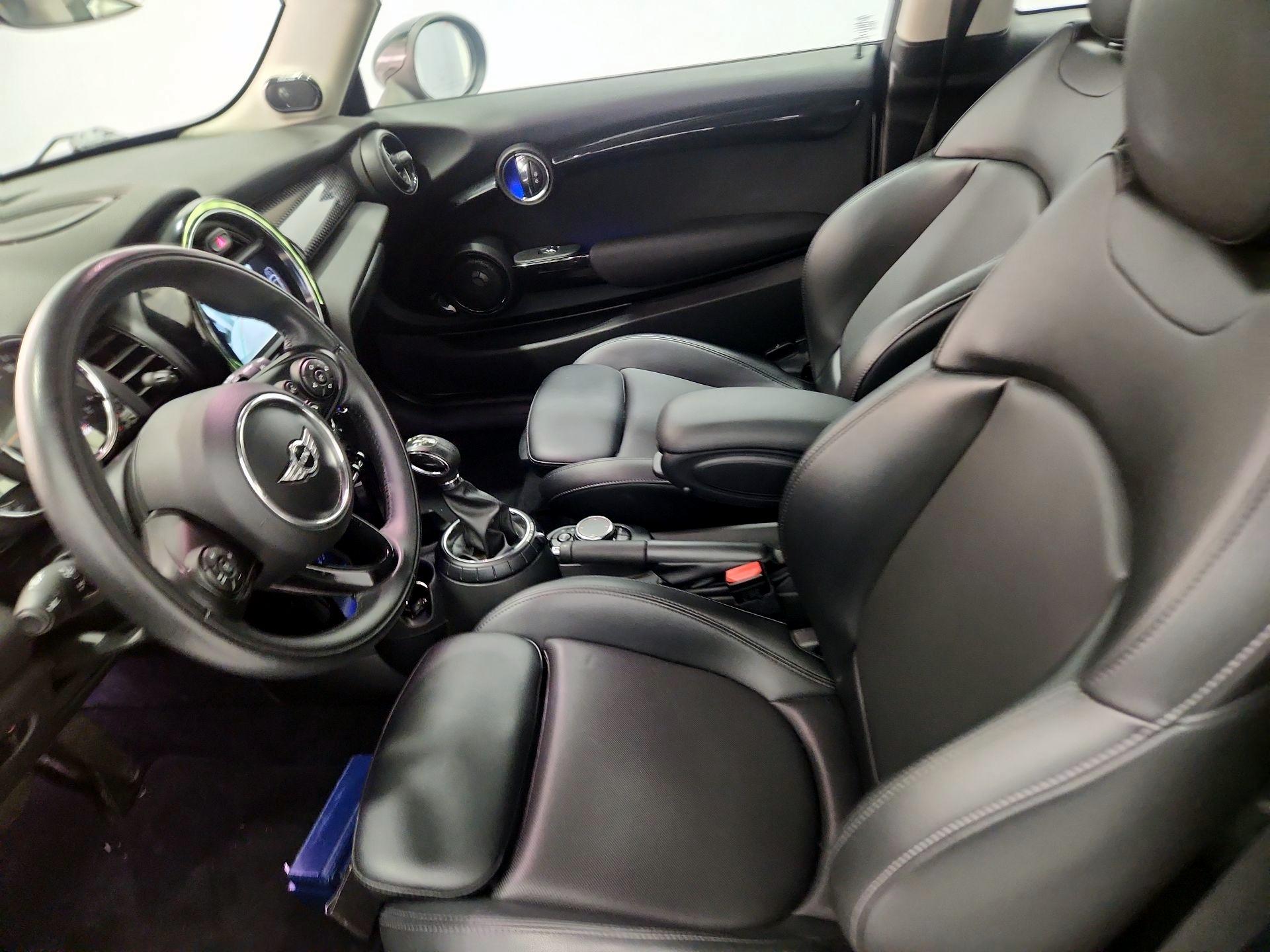 Thumbnail: 2017 MINI Cooper Hardtop - 11