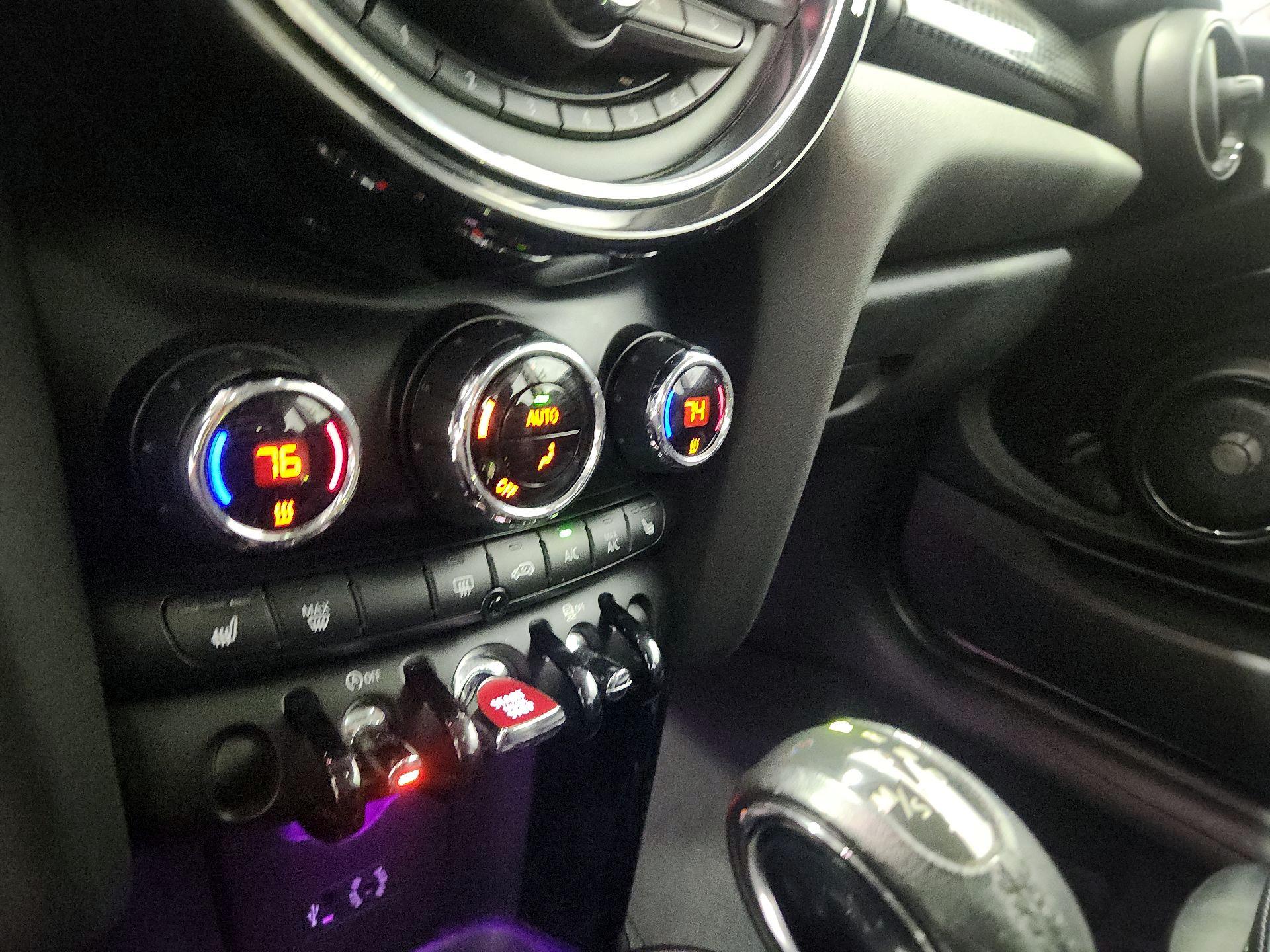 Thumbnail: 2017 MINI Cooper Hardtop - 16