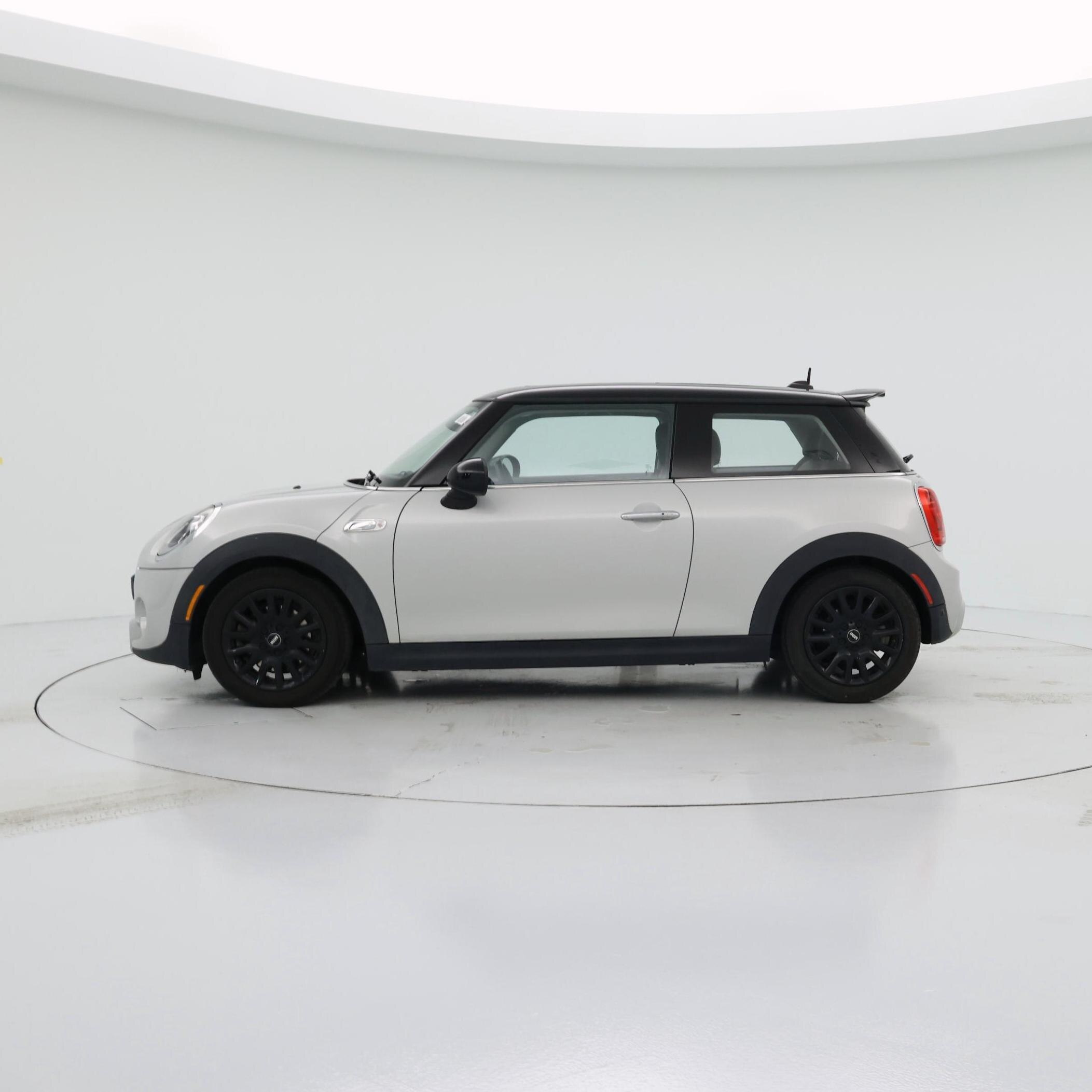 Thumbnail: 2017 MINI Cooper Hardtop - 3