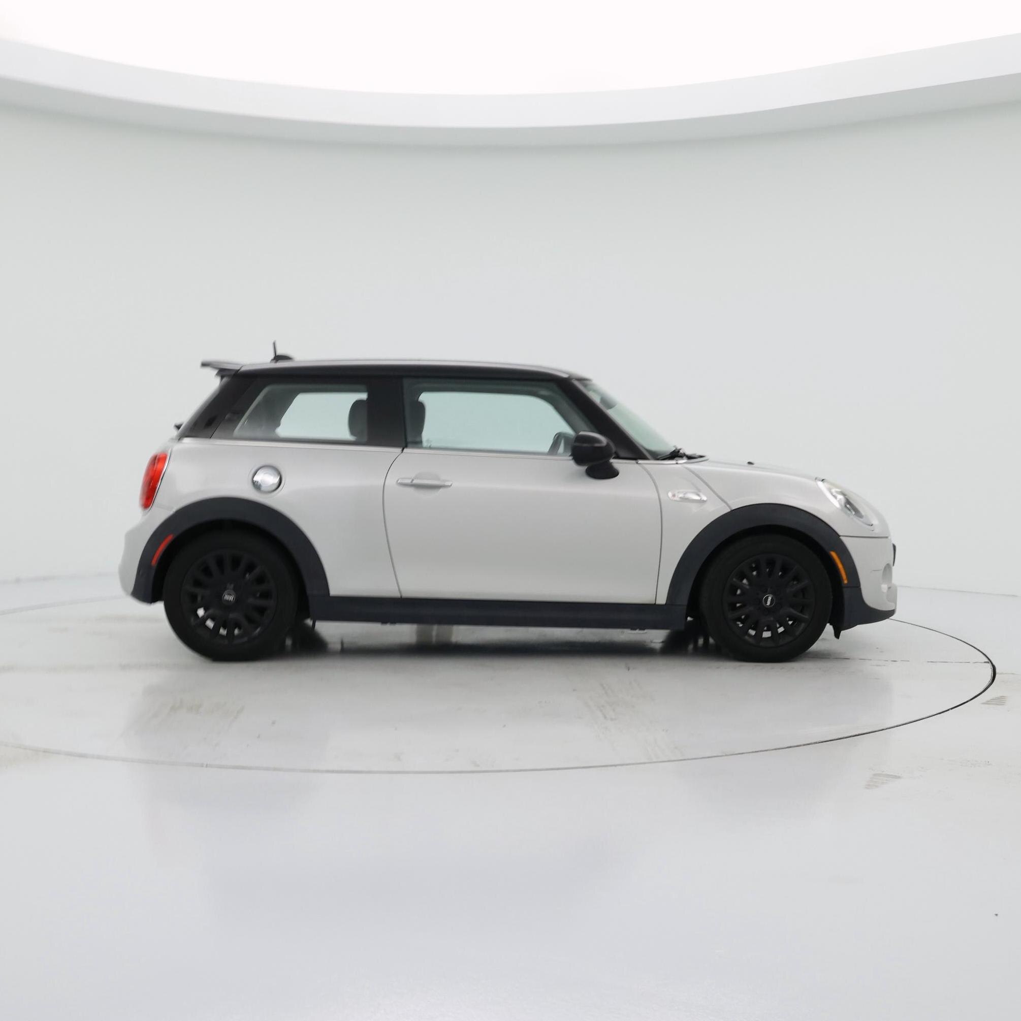 Thumbnail: 2017 MINI Cooper Hardtop - 7