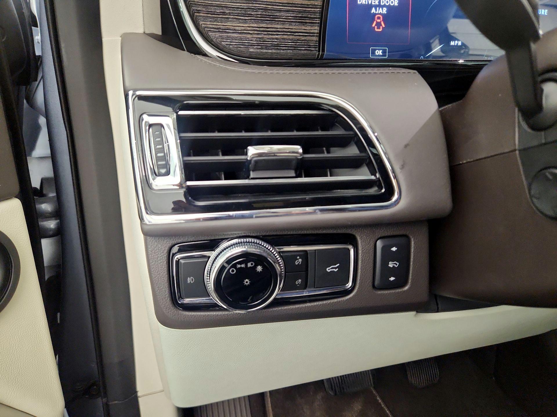 Thumbnail: 2018 Lincoln Navigator - 11