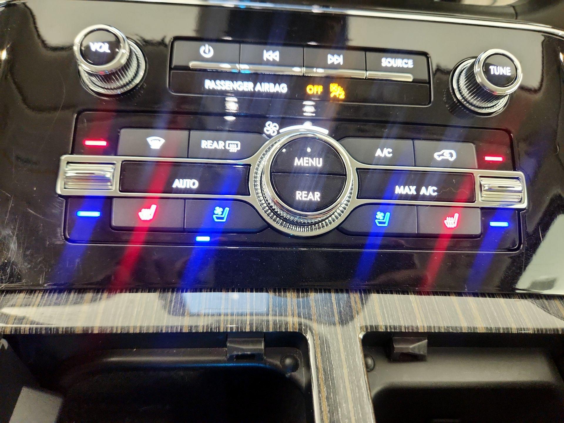 Thumbnail: 2018 Lincoln Navigator - 15