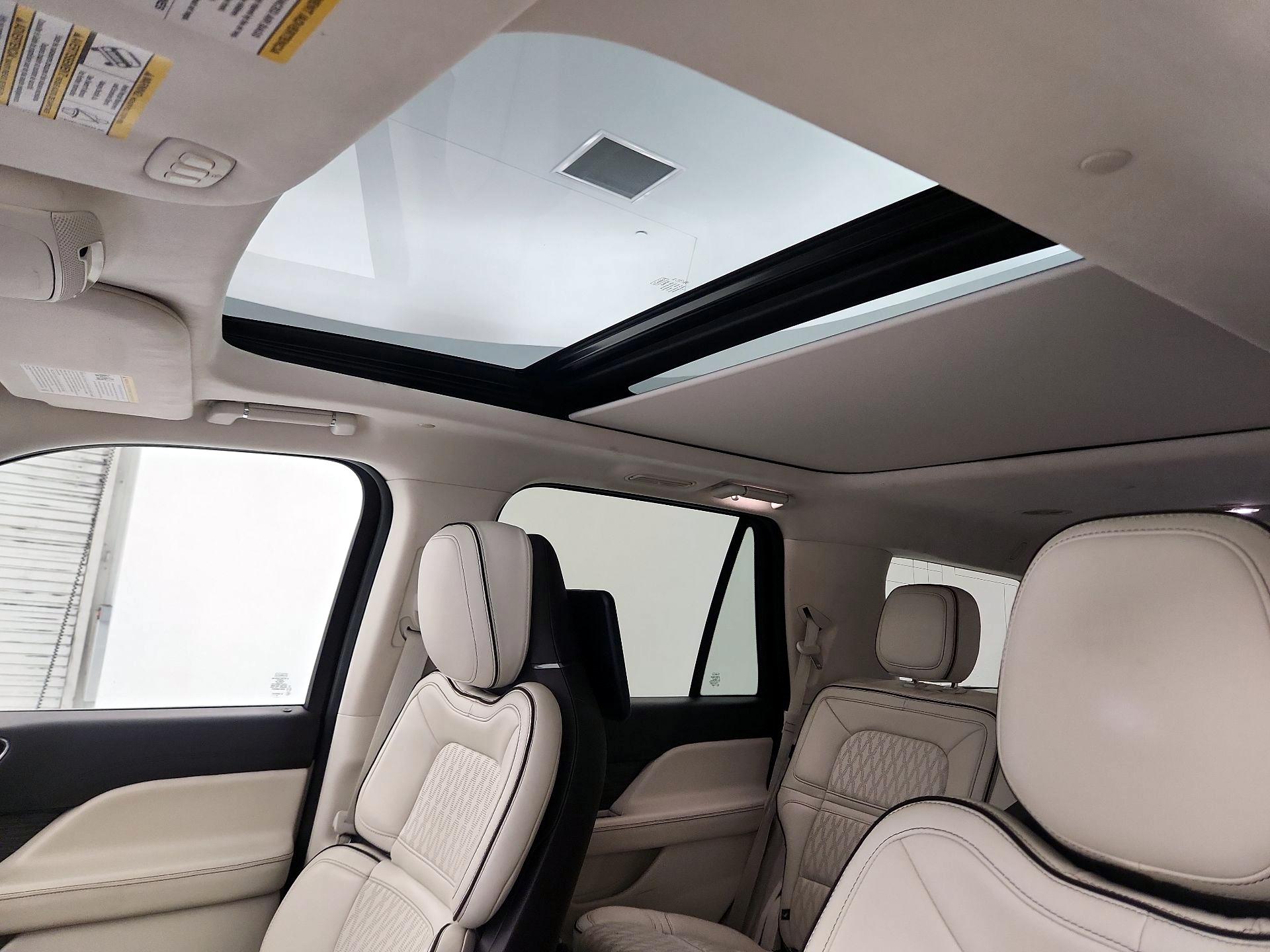 Thumbnail: 2018 Lincoln Navigator - 18
