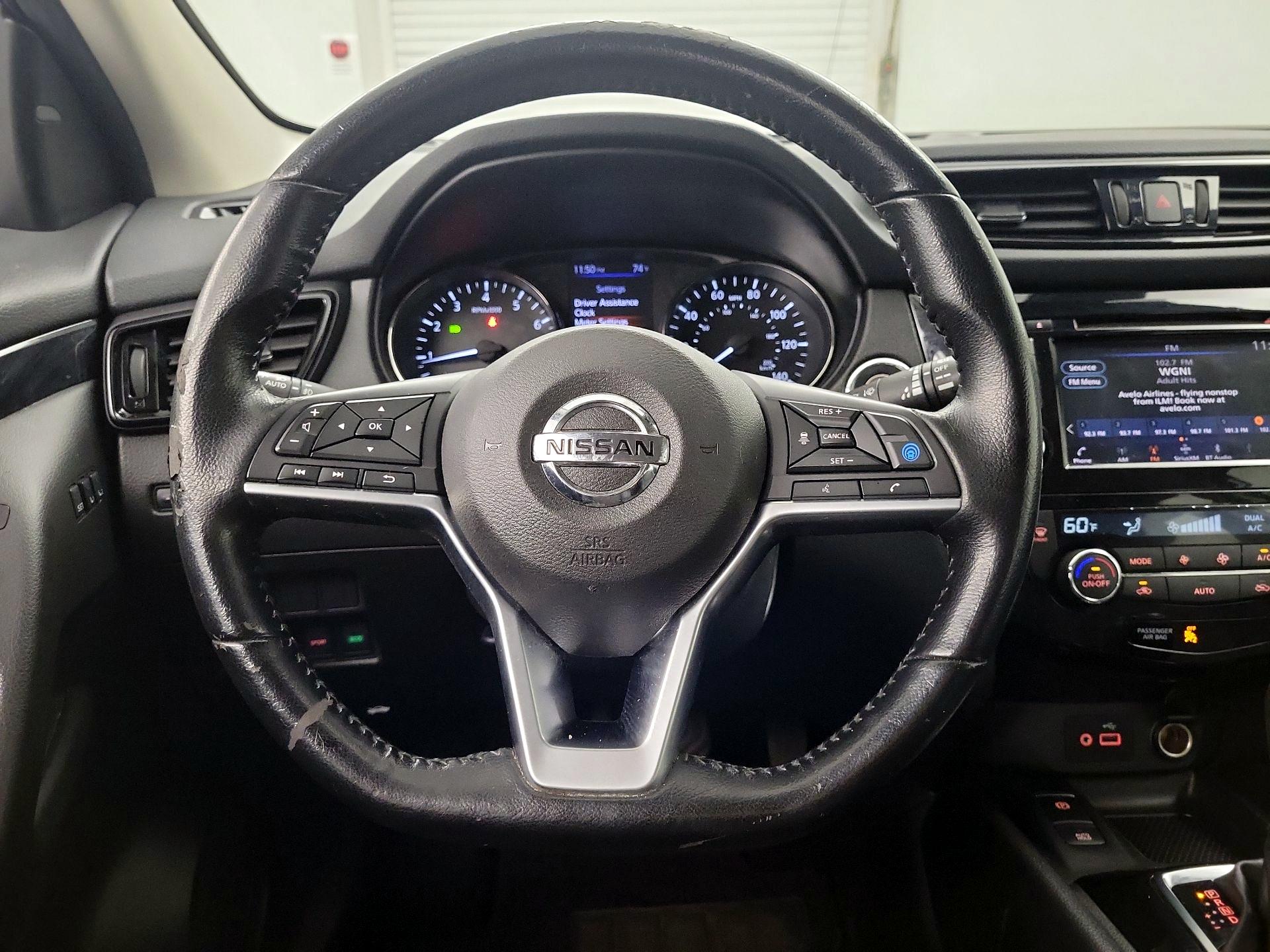 Thumbnail: 2021 Nissan Rogue Sport - 10