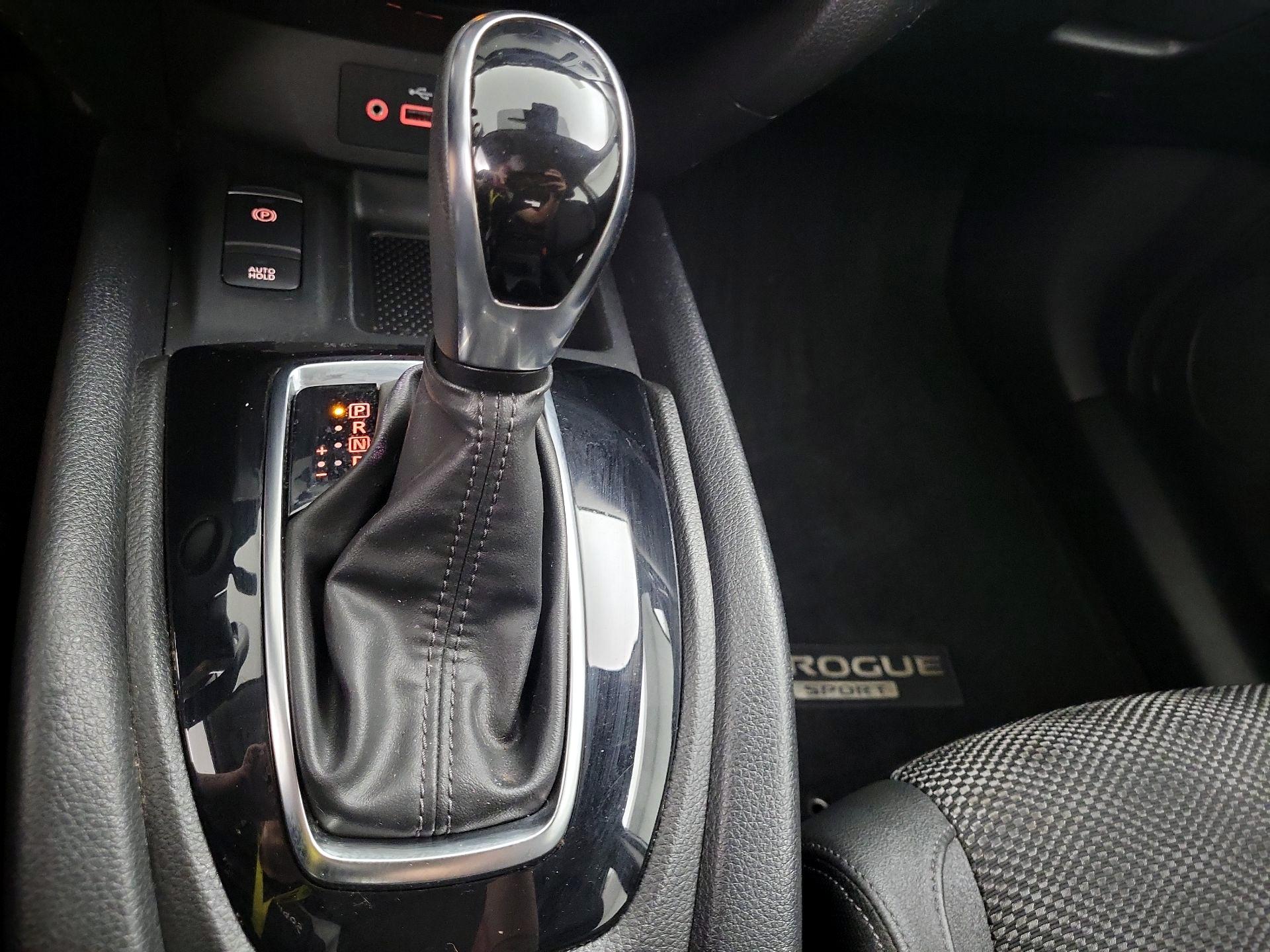 Thumbnail: 2021 Nissan Rogue Sport - 17