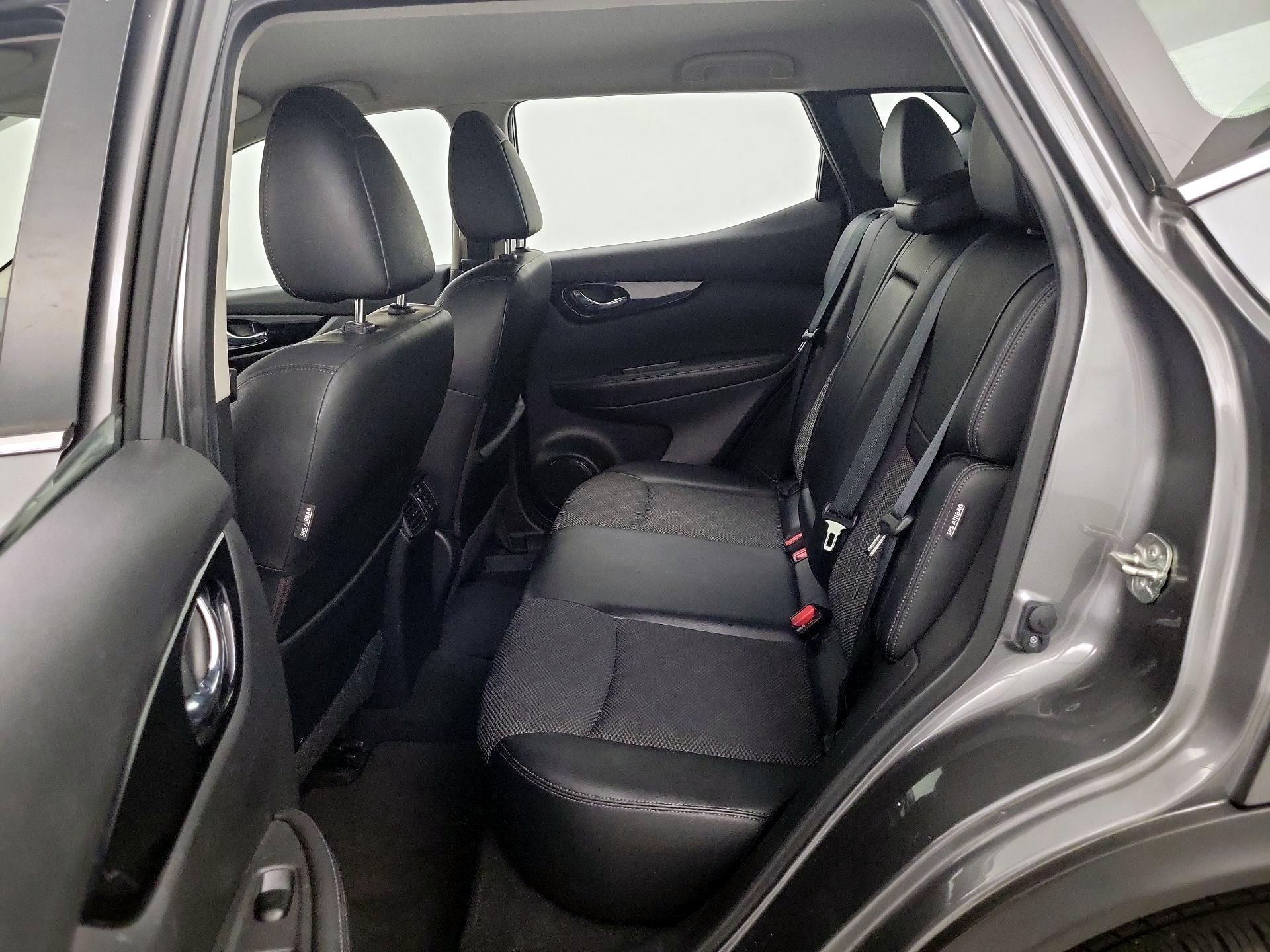 Thumbnail: 2021 Nissan Rogue Sport - 19