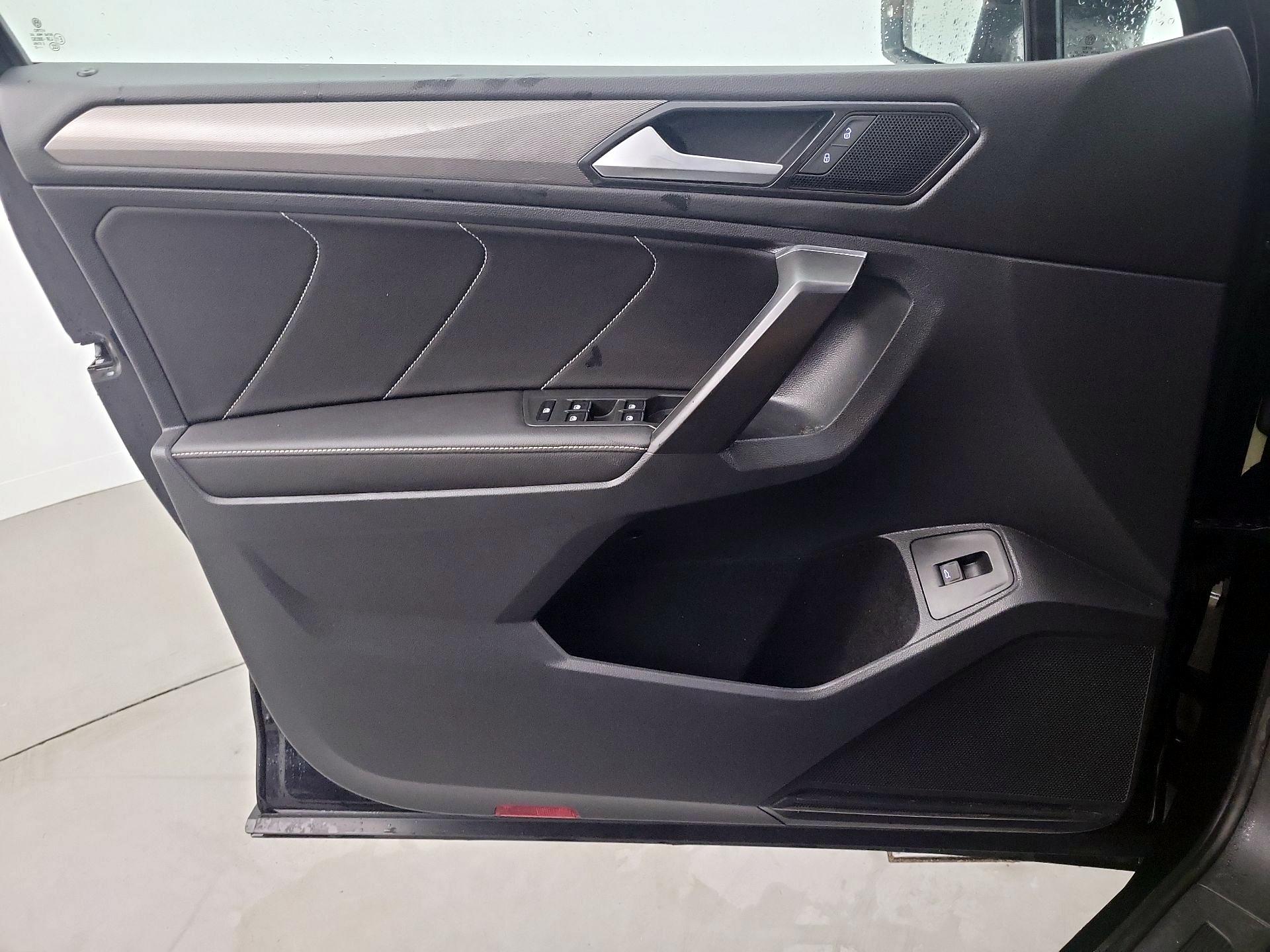 Thumbnail: 2022 Volkswagen Tiguan - 12