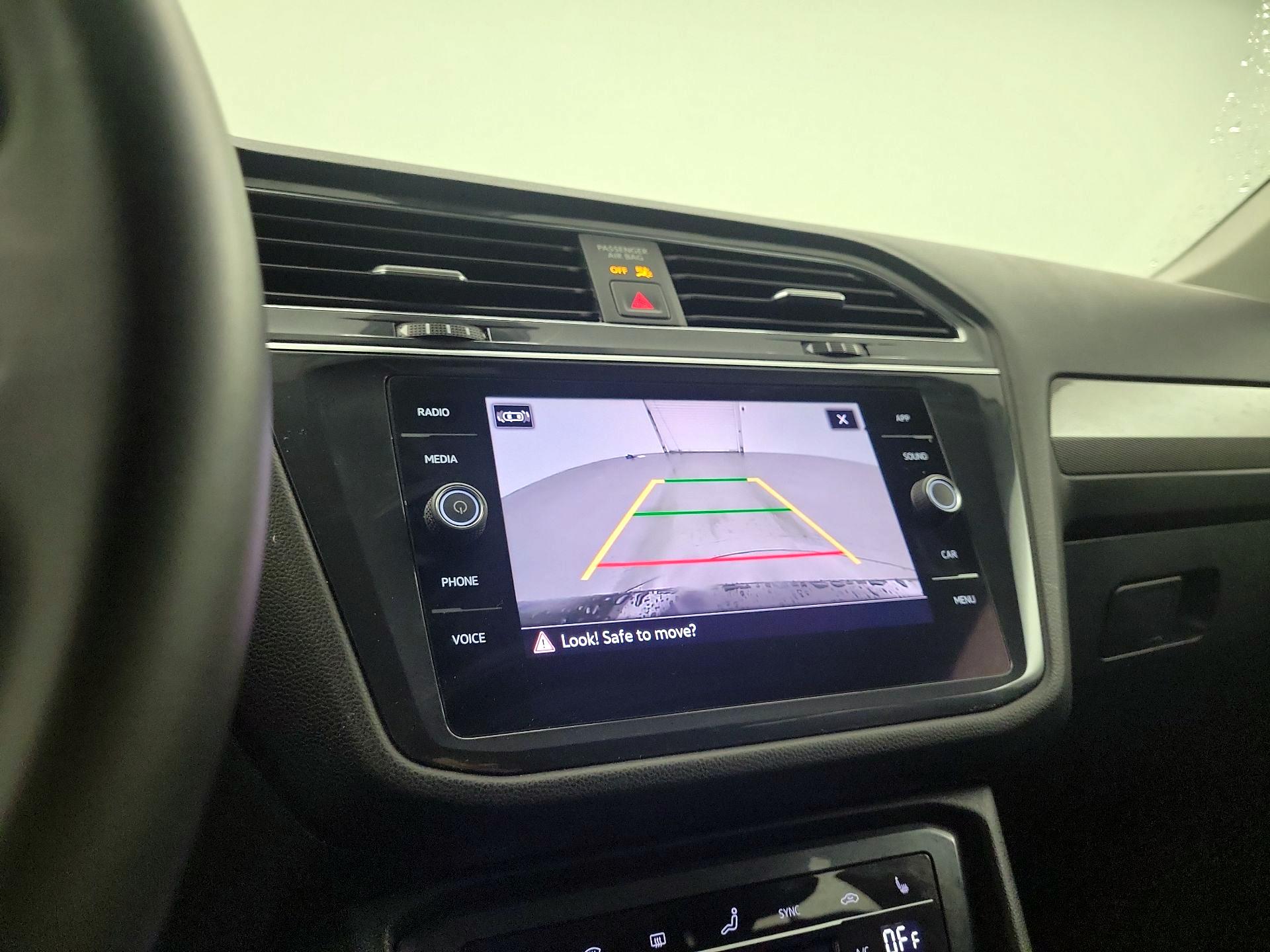 Thumbnail: 2022 Volkswagen Tiguan - 14