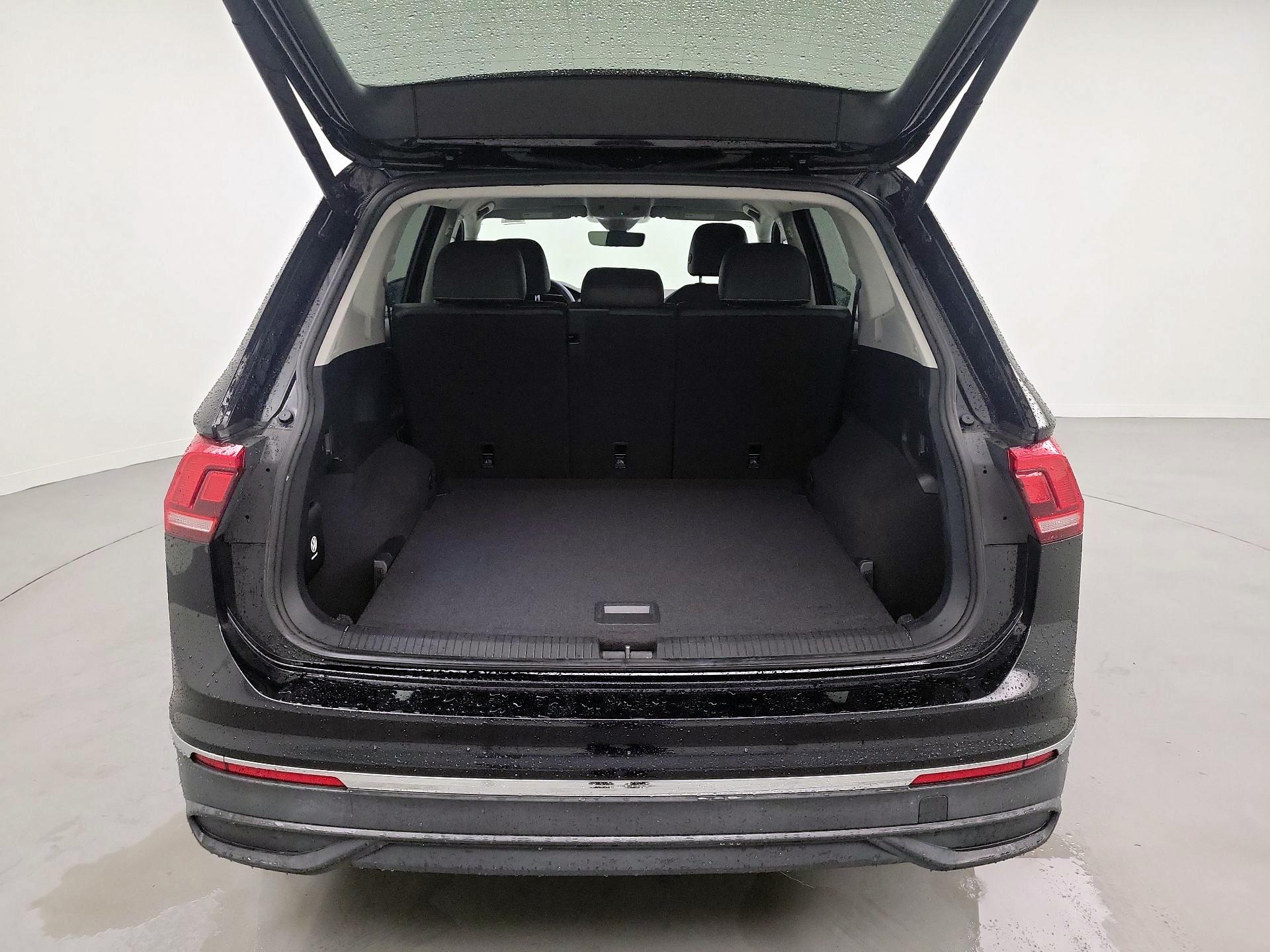 Thumbnail: 2022 Volkswagen Tiguan - 20