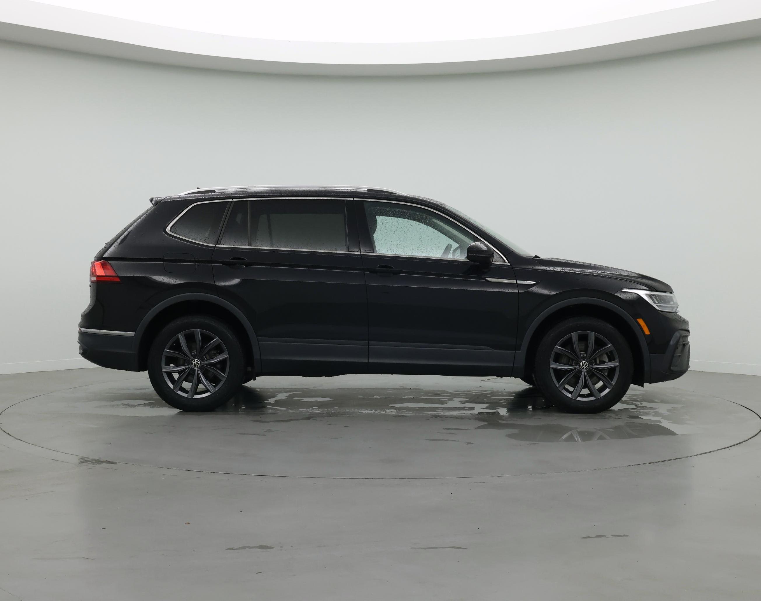 Thumbnail: 2022 Volkswagen Tiguan - 7