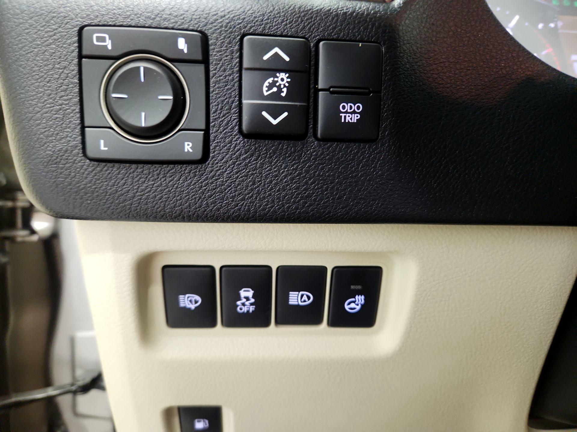 Thumbnail: 2022 Lexus GX - 13