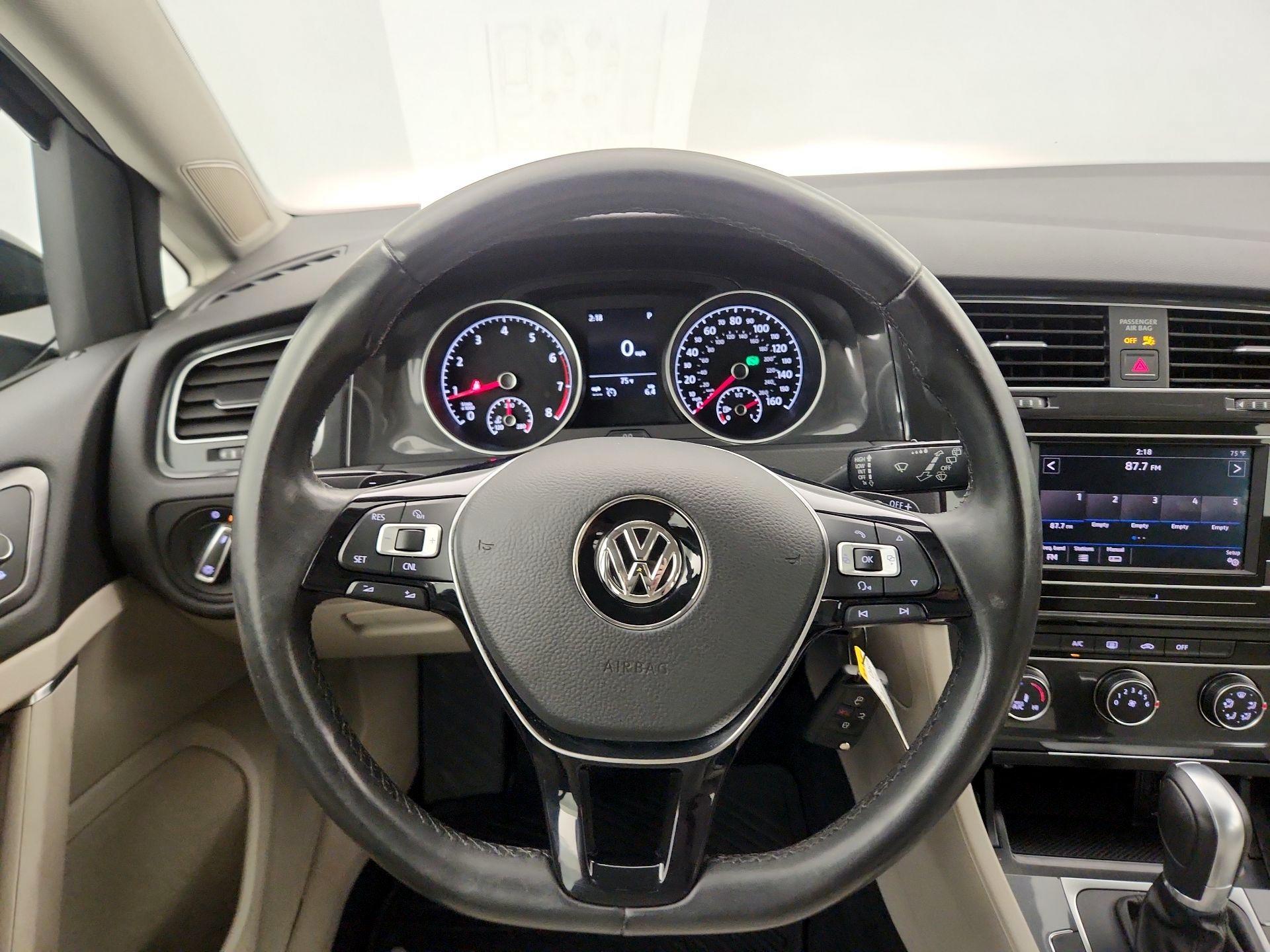 Thumbnail: 2018 Volkswagen Golf - 10