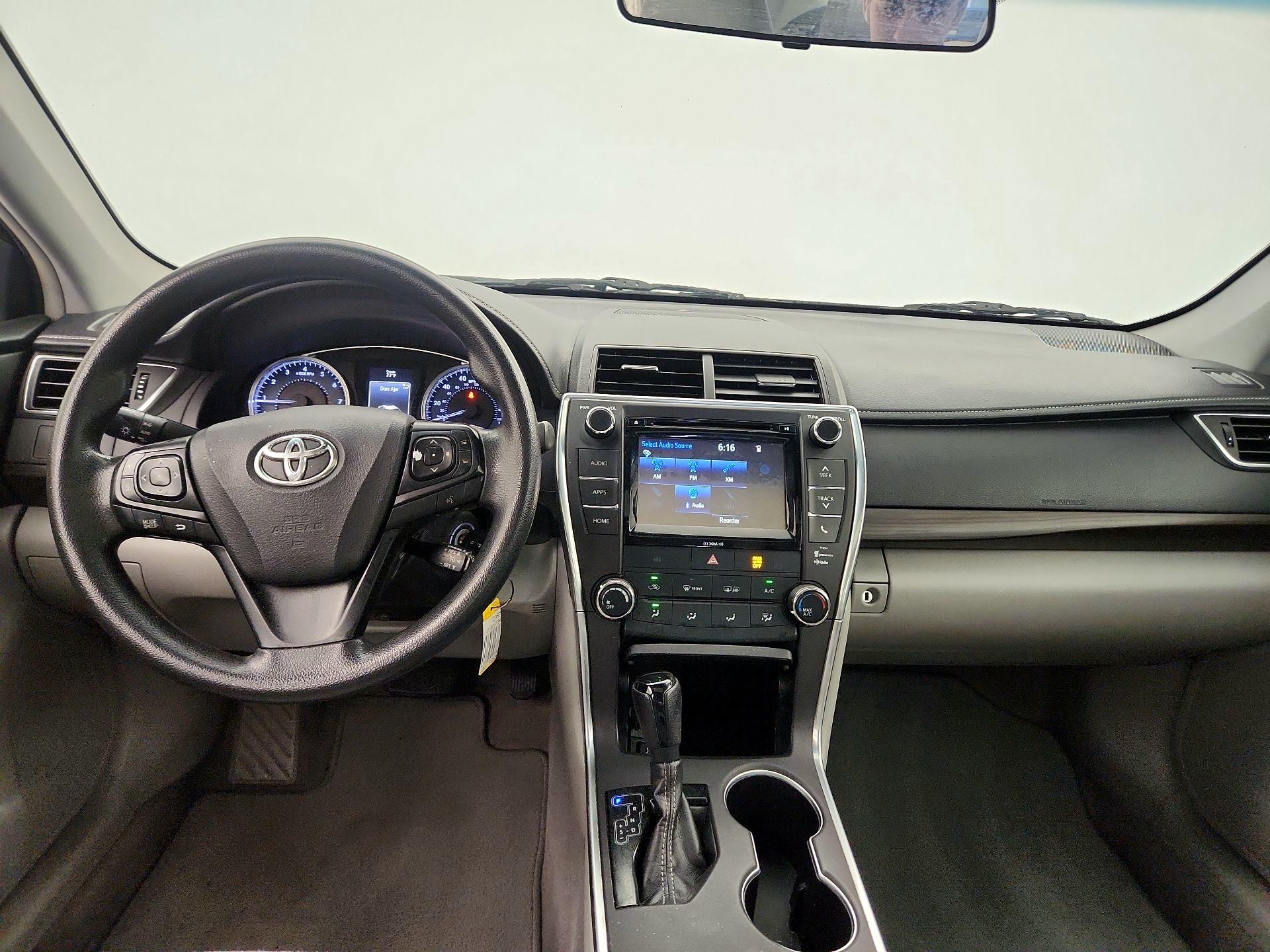 Thumbnail: 2017 Toyota Camry - 9