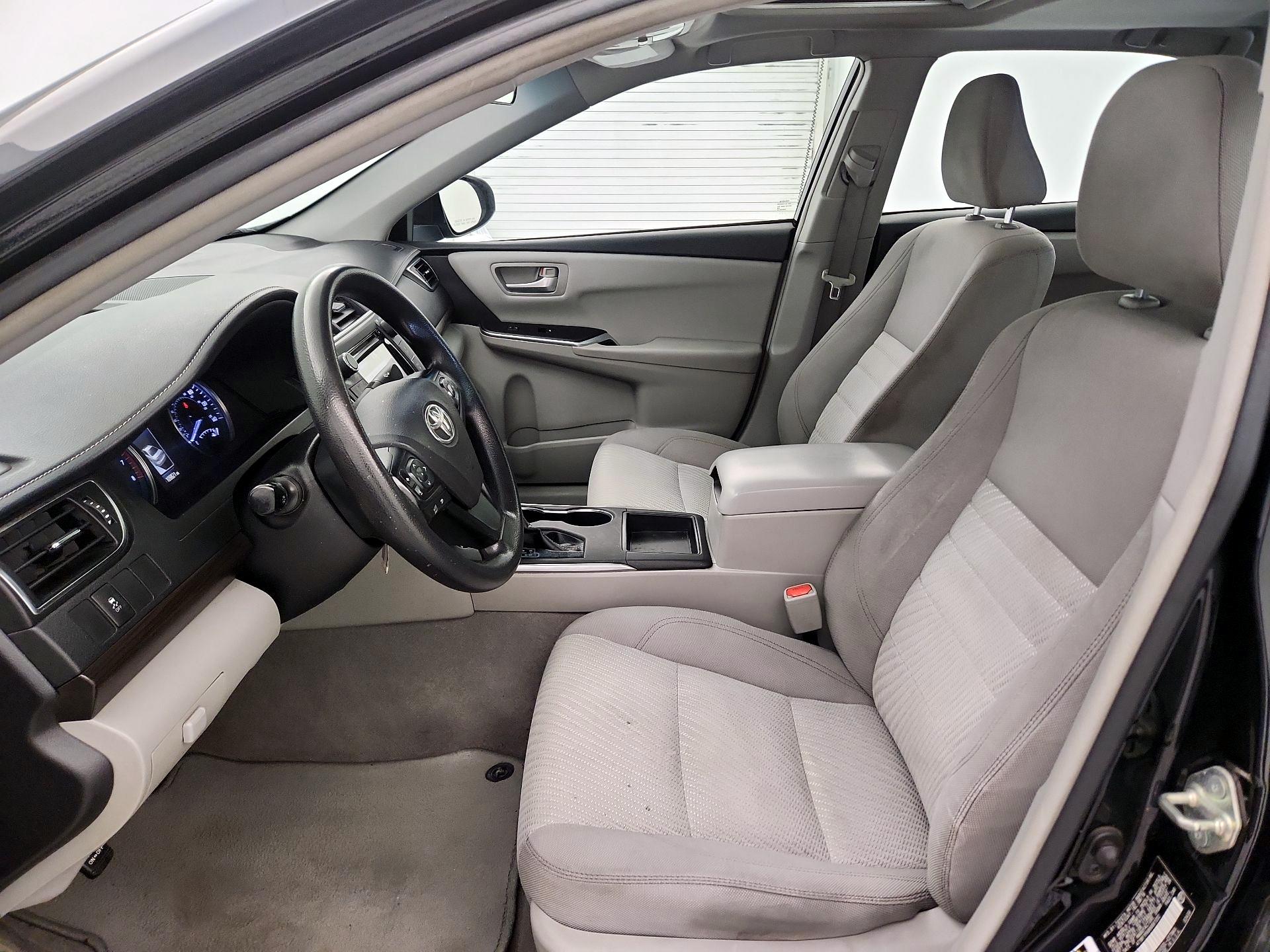 Thumbnail: 2017 Toyota Camry - 11