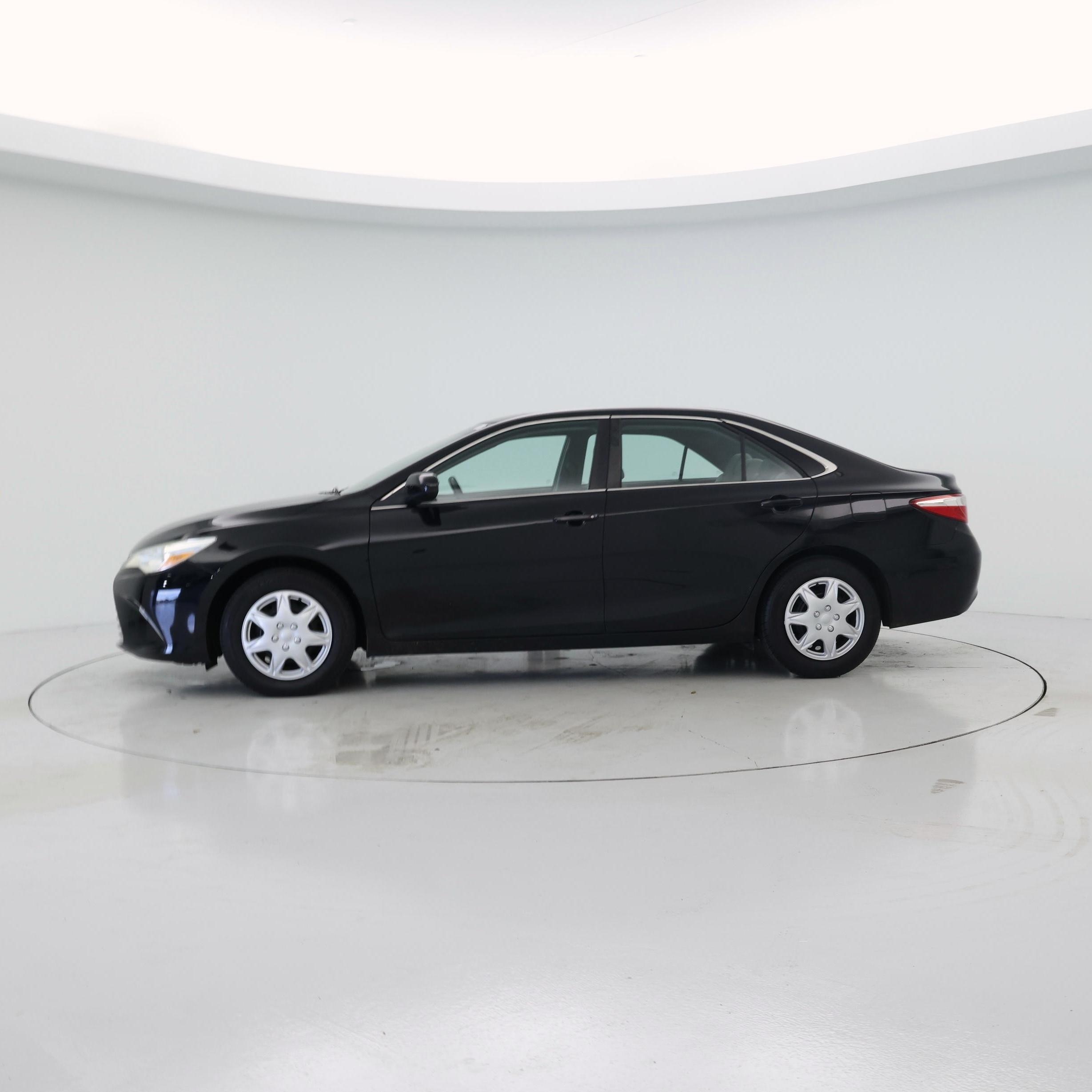 Thumbnail: 2017 Toyota Camry - 3