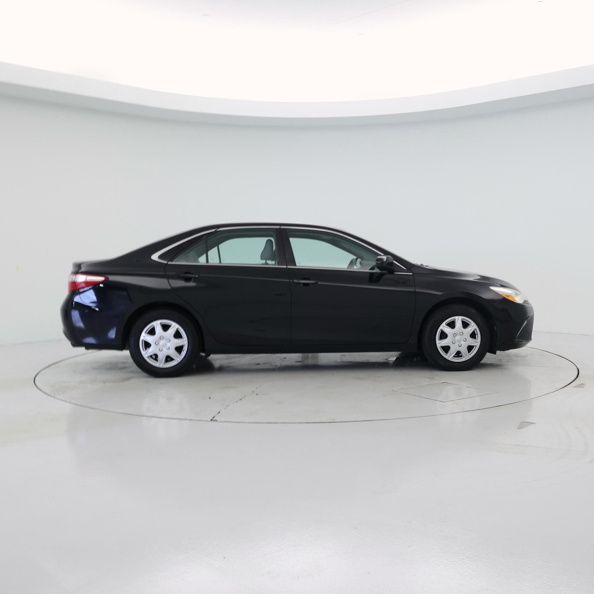 Thumbnail: 2017 Toyota Camry - 7