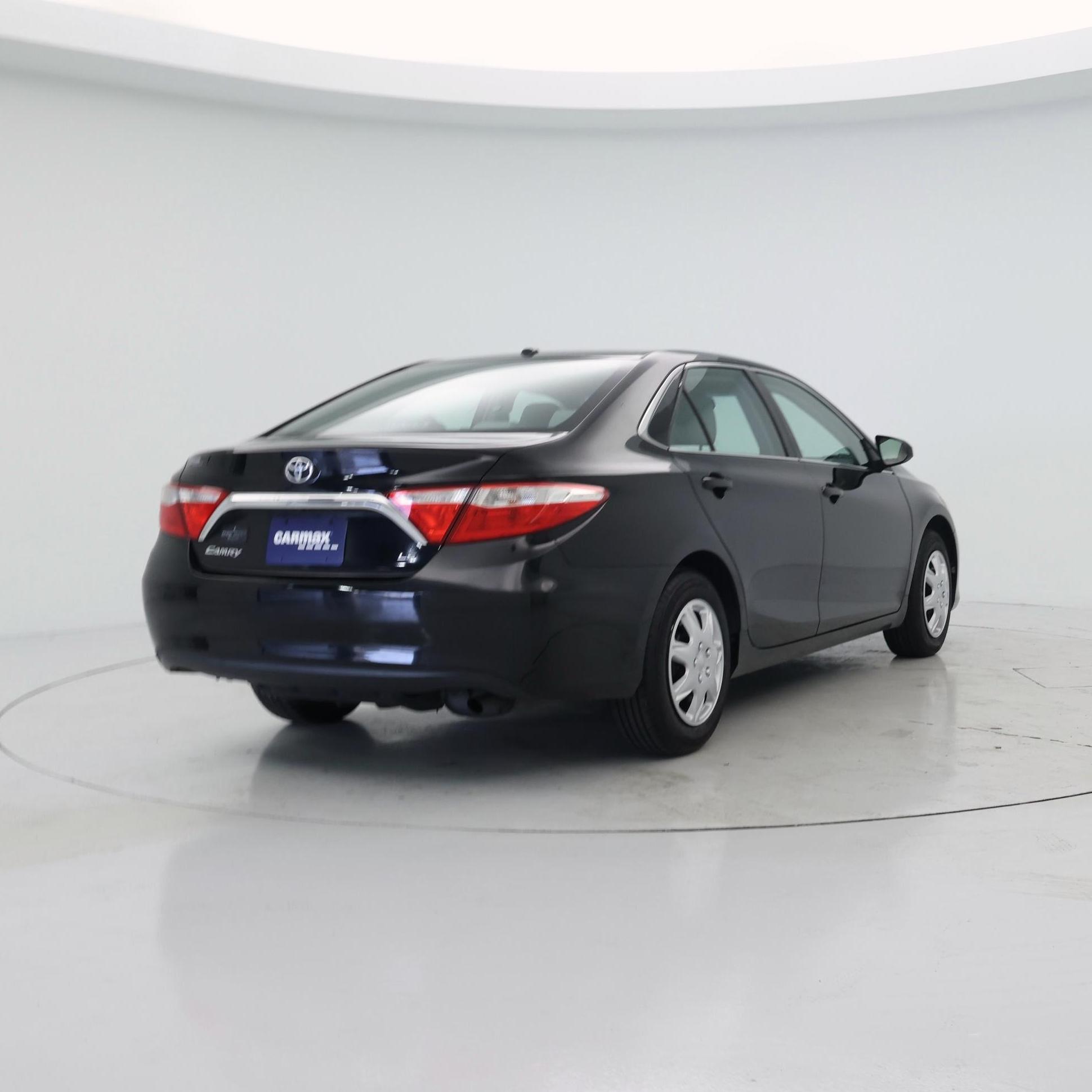 Thumbnail: 2017 Toyota Camry - 8