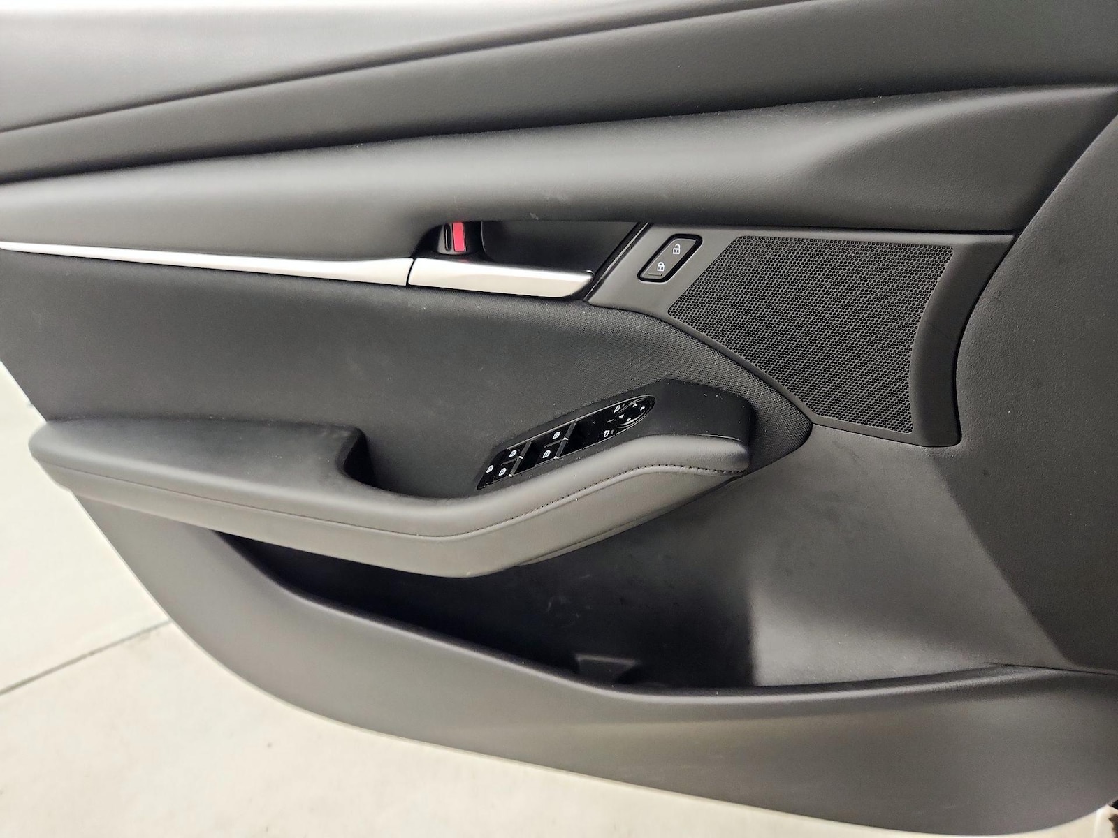 2023 Mazda Mazda3 S - Photo 13