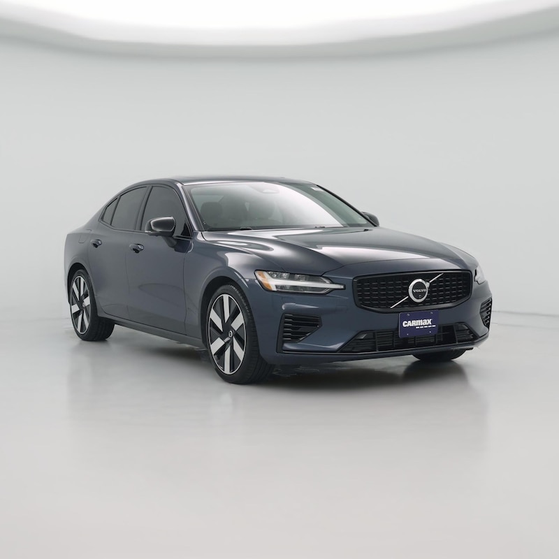 2024 Volvo S60 Recharge PHEV T8 Plus Dark Theme
