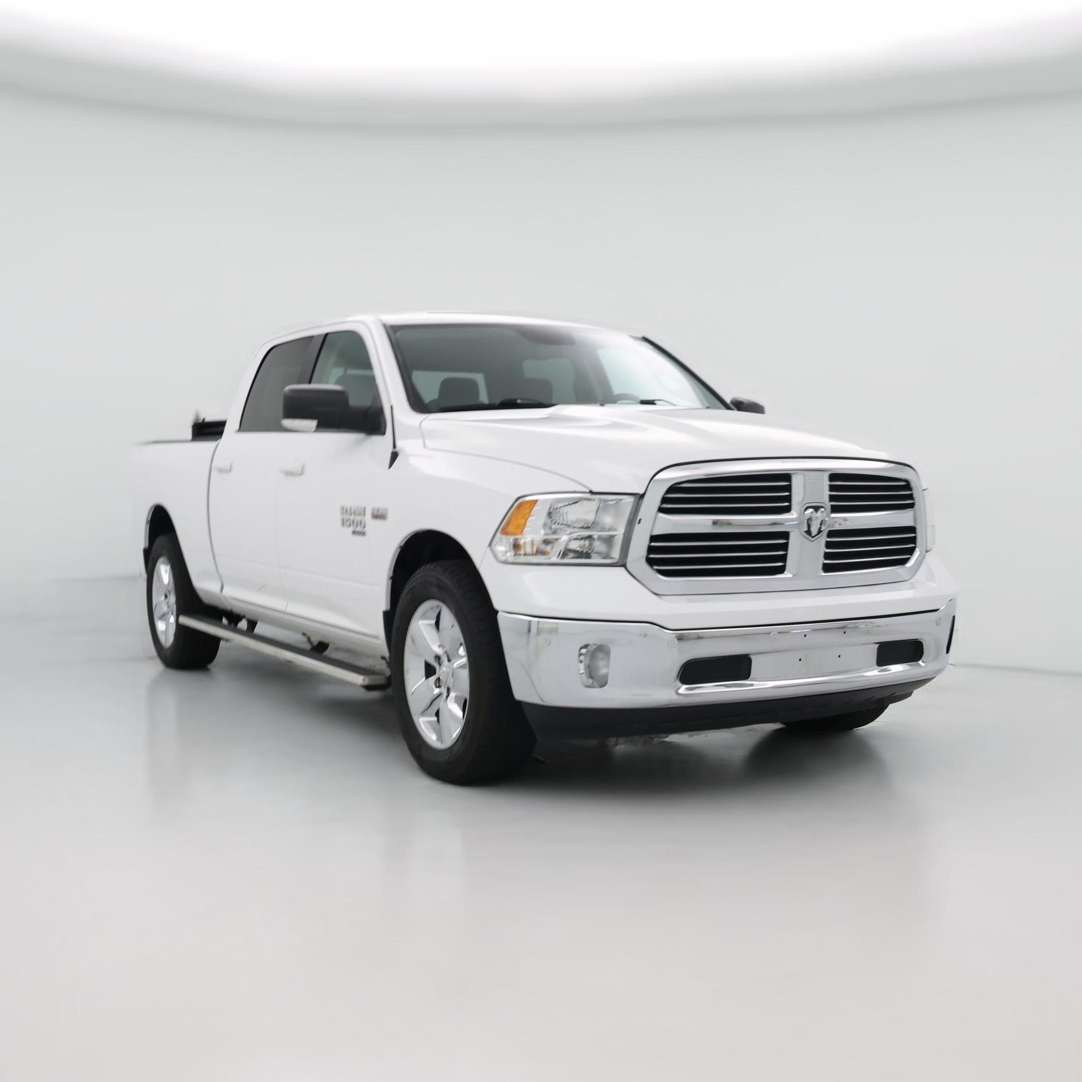 Thumbnail: 2019 RAM 1500 Classic - 1