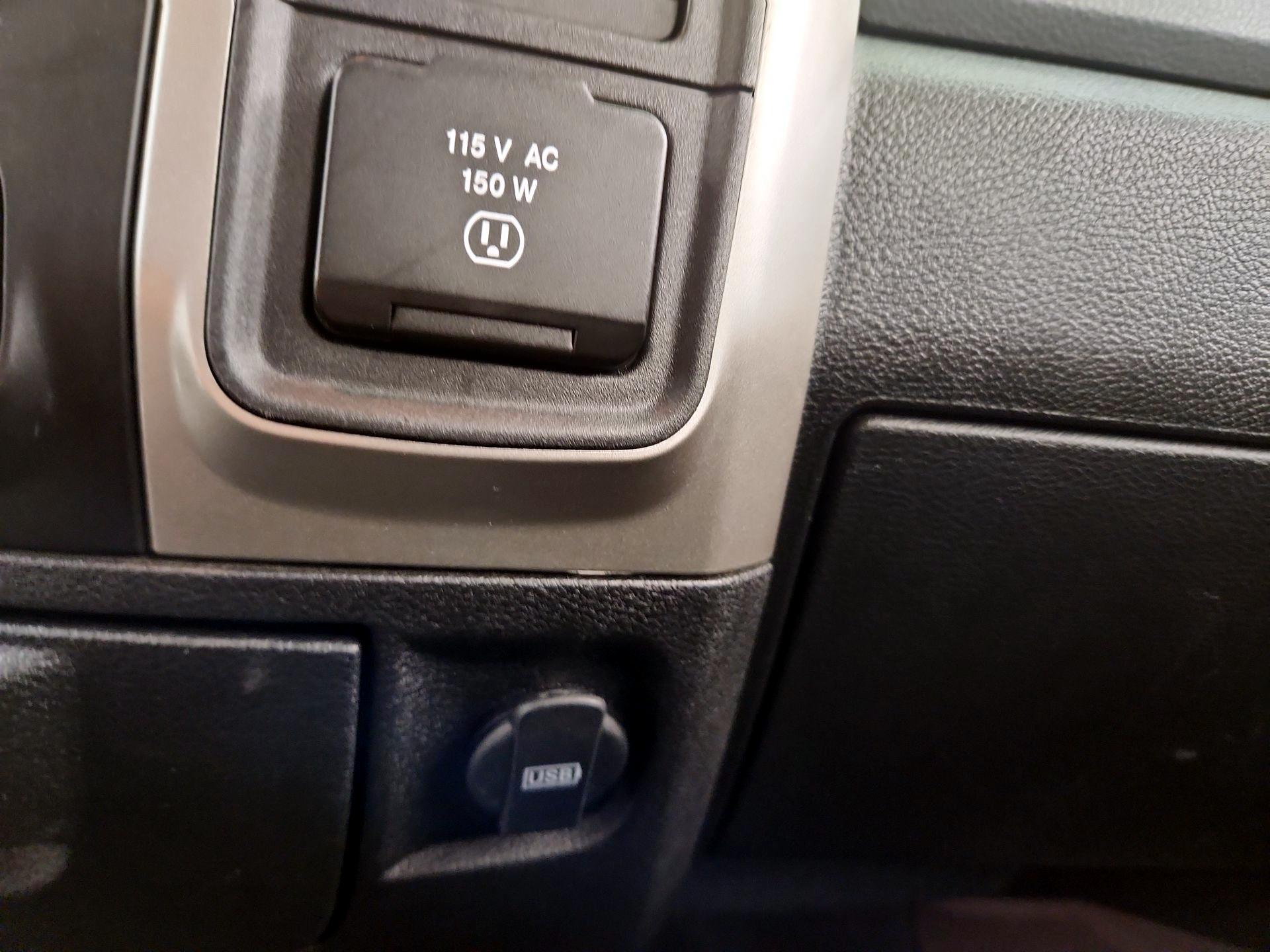 Thumbnail: 2019 RAM 1500 Classic - 18