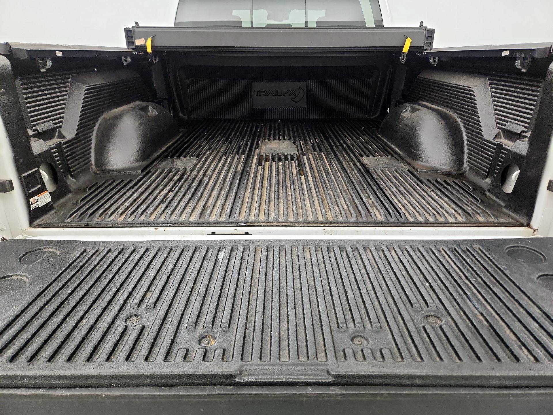 Thumbnail: 2019 RAM 1500 Classic - 19