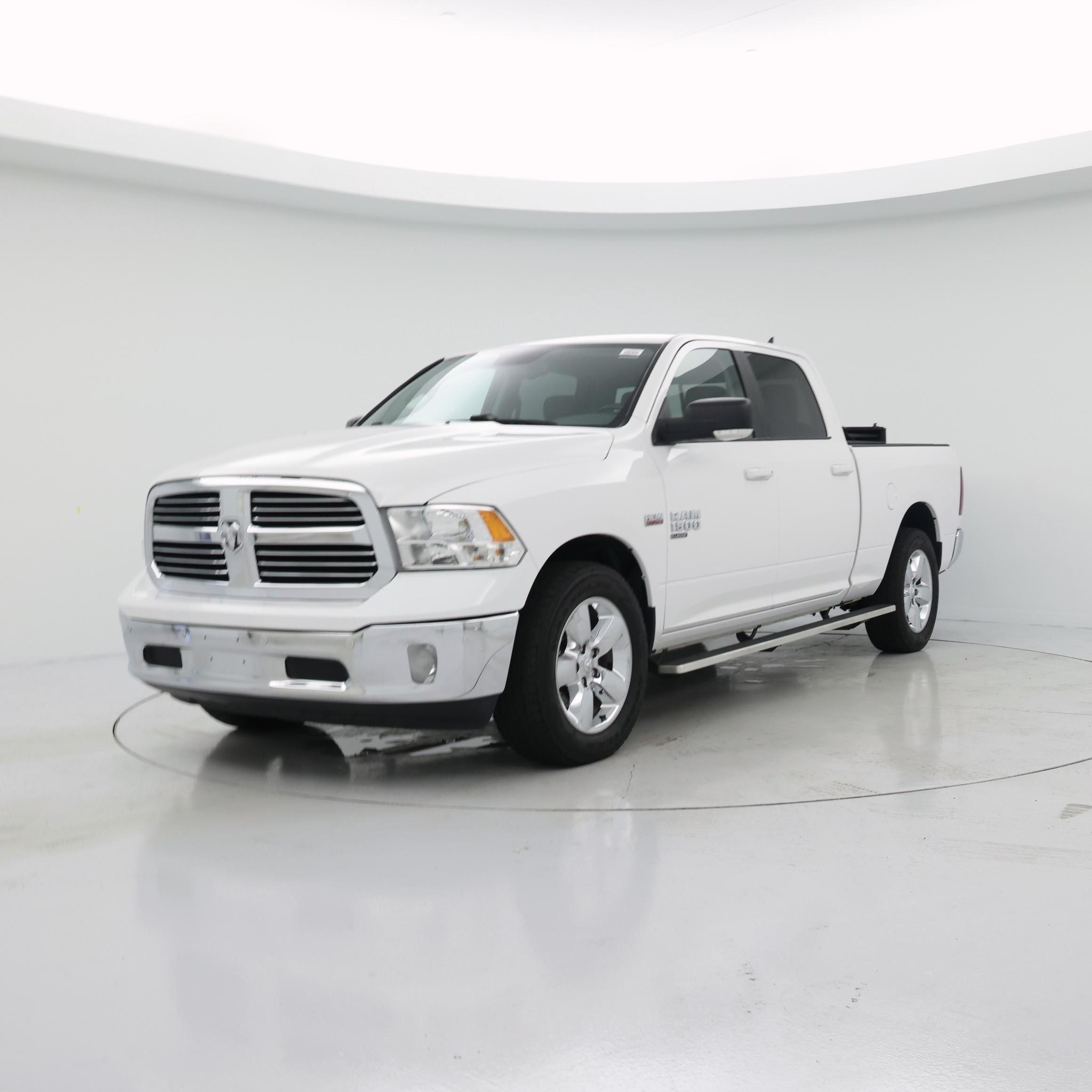 Thumbnail: 2019 RAM 1500 Classic - 4