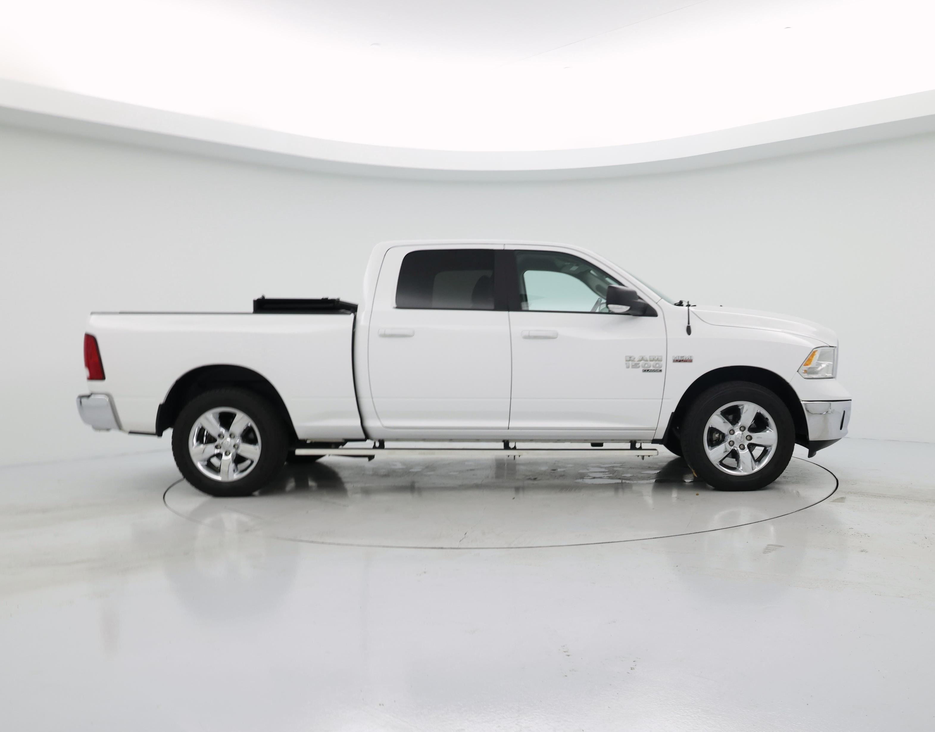 Thumbnail: 2019 RAM 1500 Classic - 7