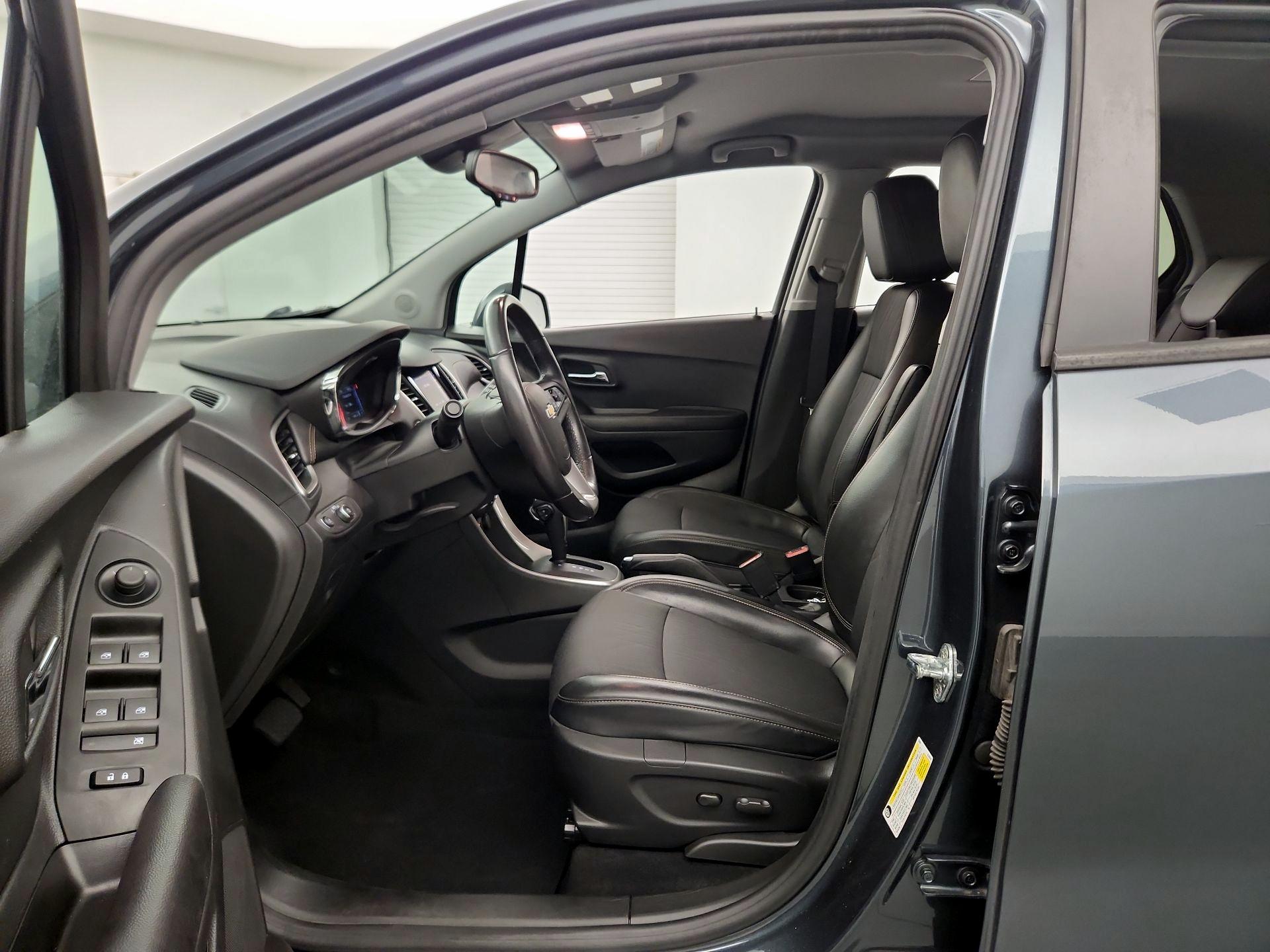 Thumbnail: 2022 Chevrolet Trax - 9