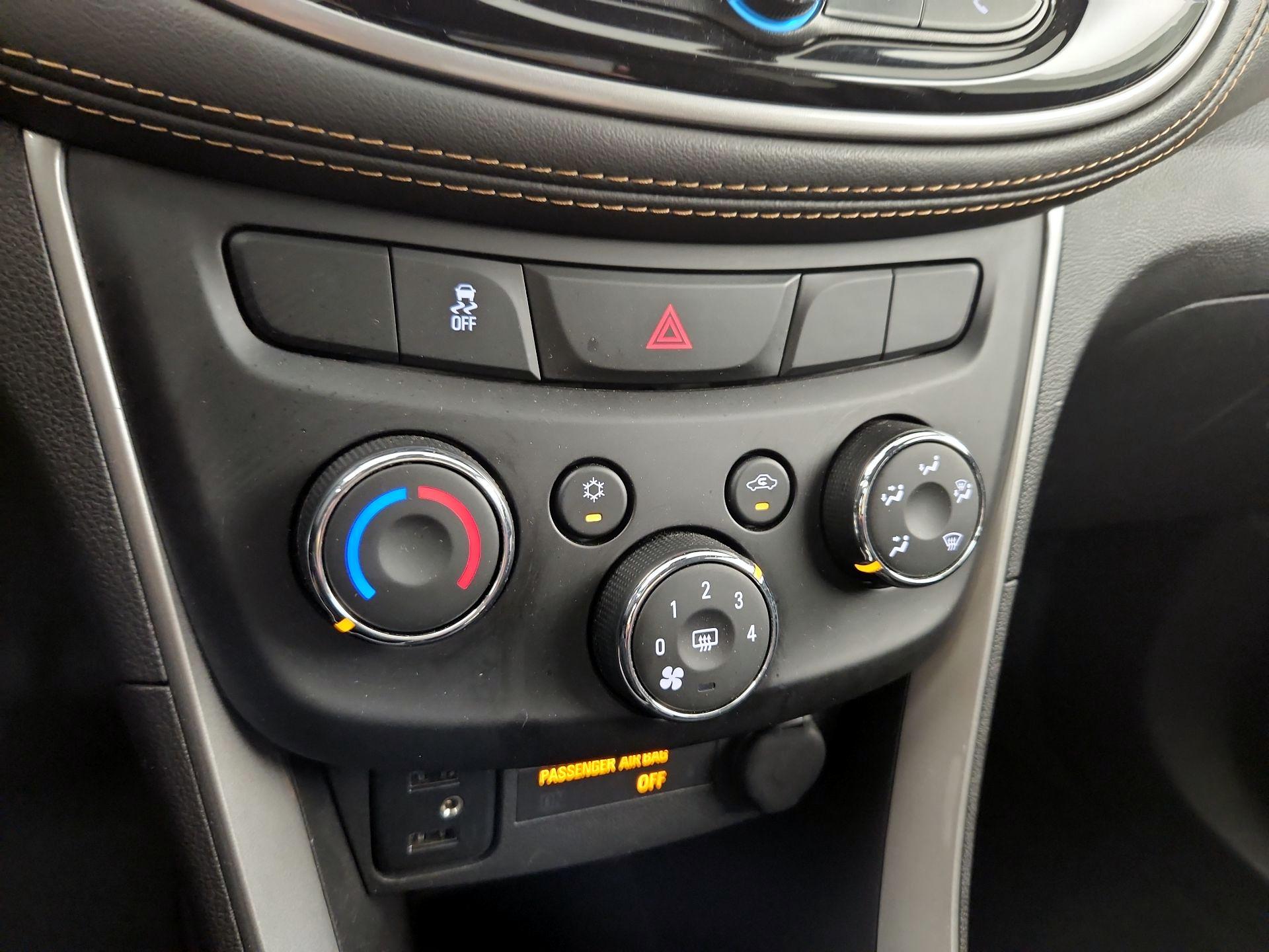 Thumbnail: 2022 Chevrolet Trax - 14
