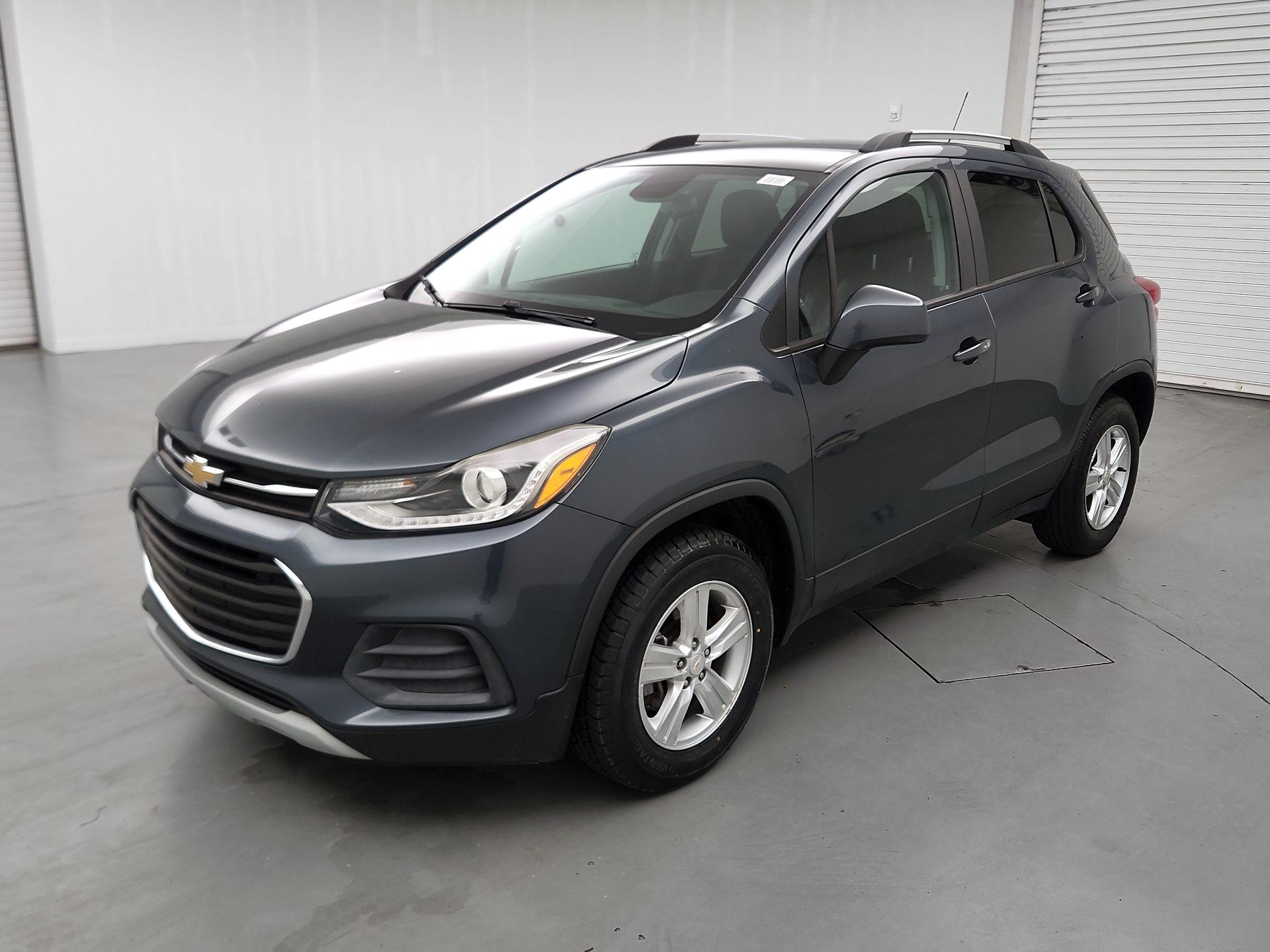 Thumbnail: 2022 Chevrolet Trax - 3