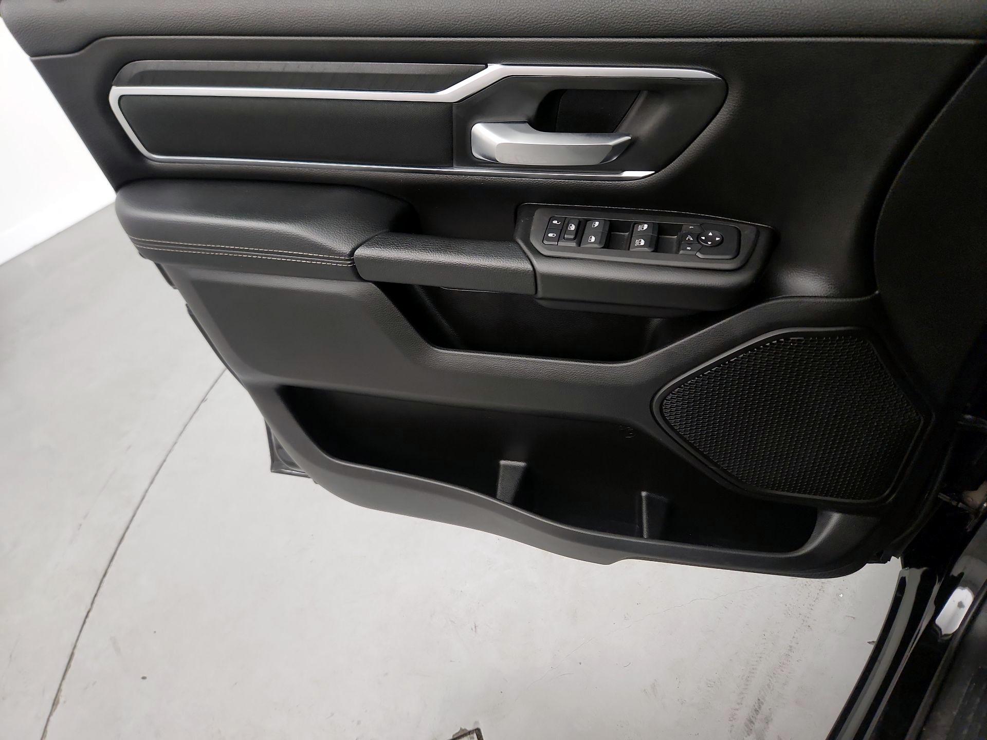 Thumbnail: 2025 RAM 1500 - 10