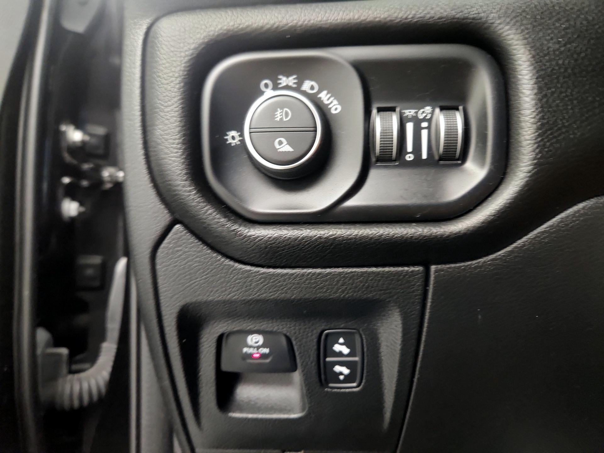 Thumbnail: 2025 RAM 1500 - 11