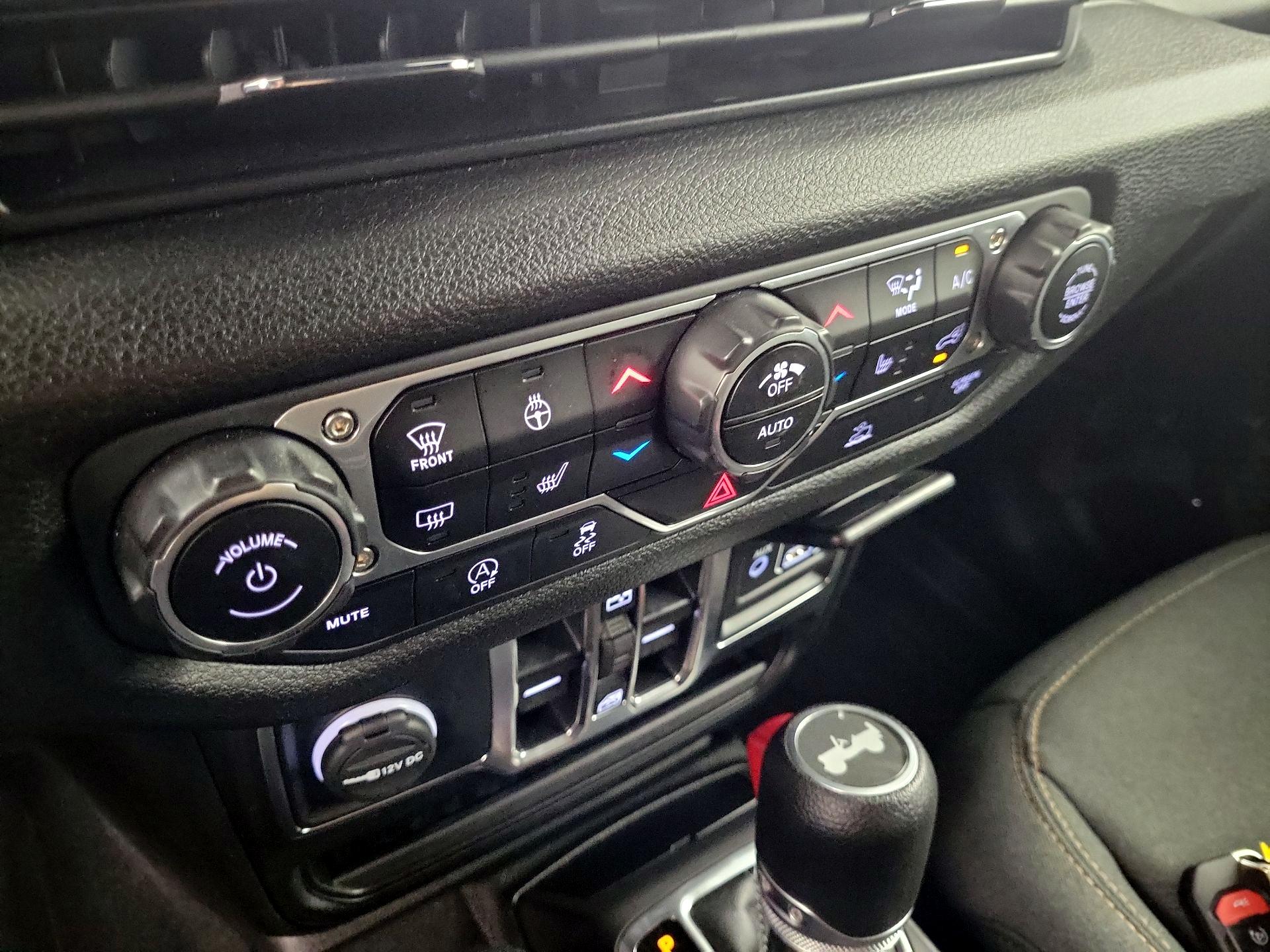 Thumbnail: 2024 Jeep Wrangler - 14